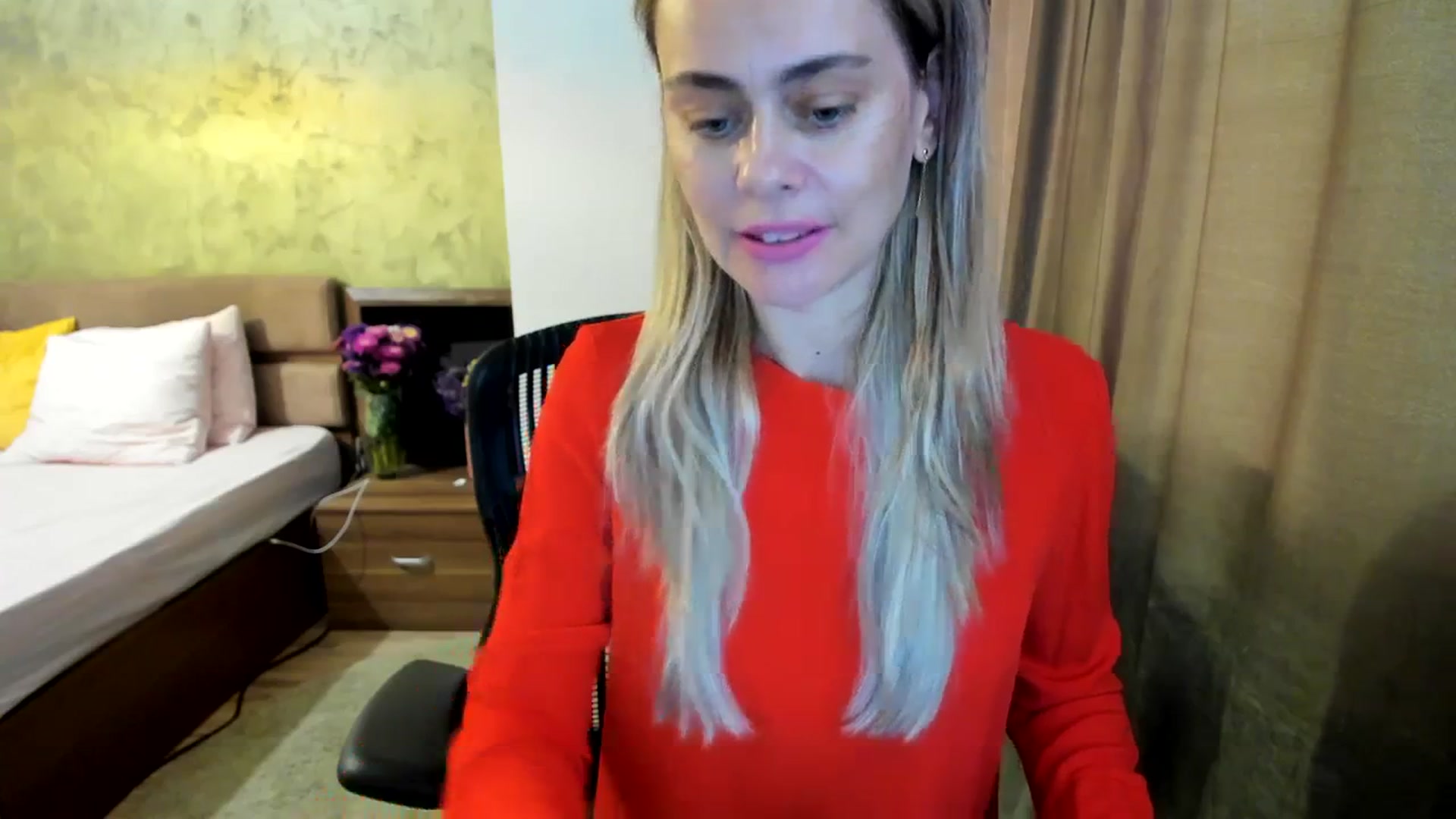 Gallery image thumbnail from DebbyPaige's myfreecams stream on, 09/19/2023, 07:42 image 18 of 20