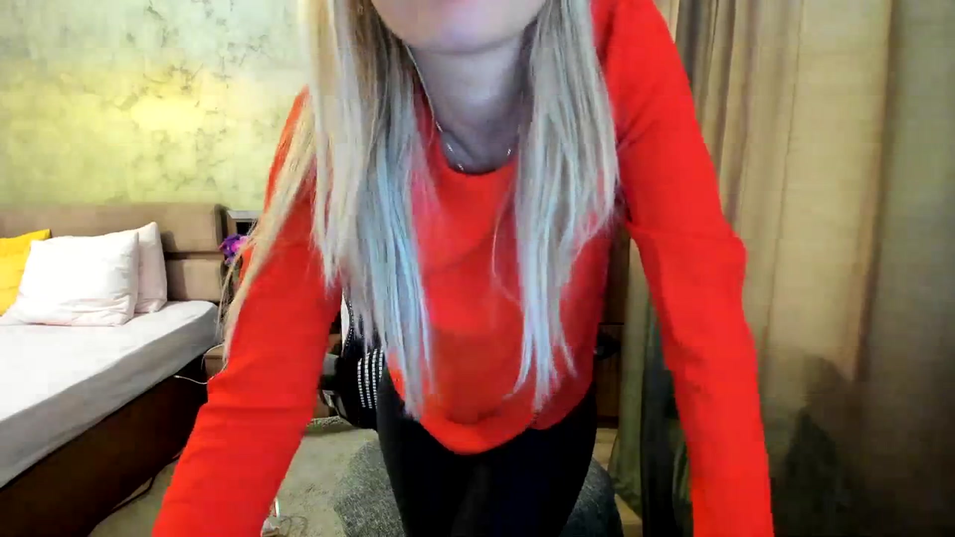 Gallery image thumbnail from DebbyPaige's myfreecams stream on, 09/19/2023, 08:56 image 17 of 20
