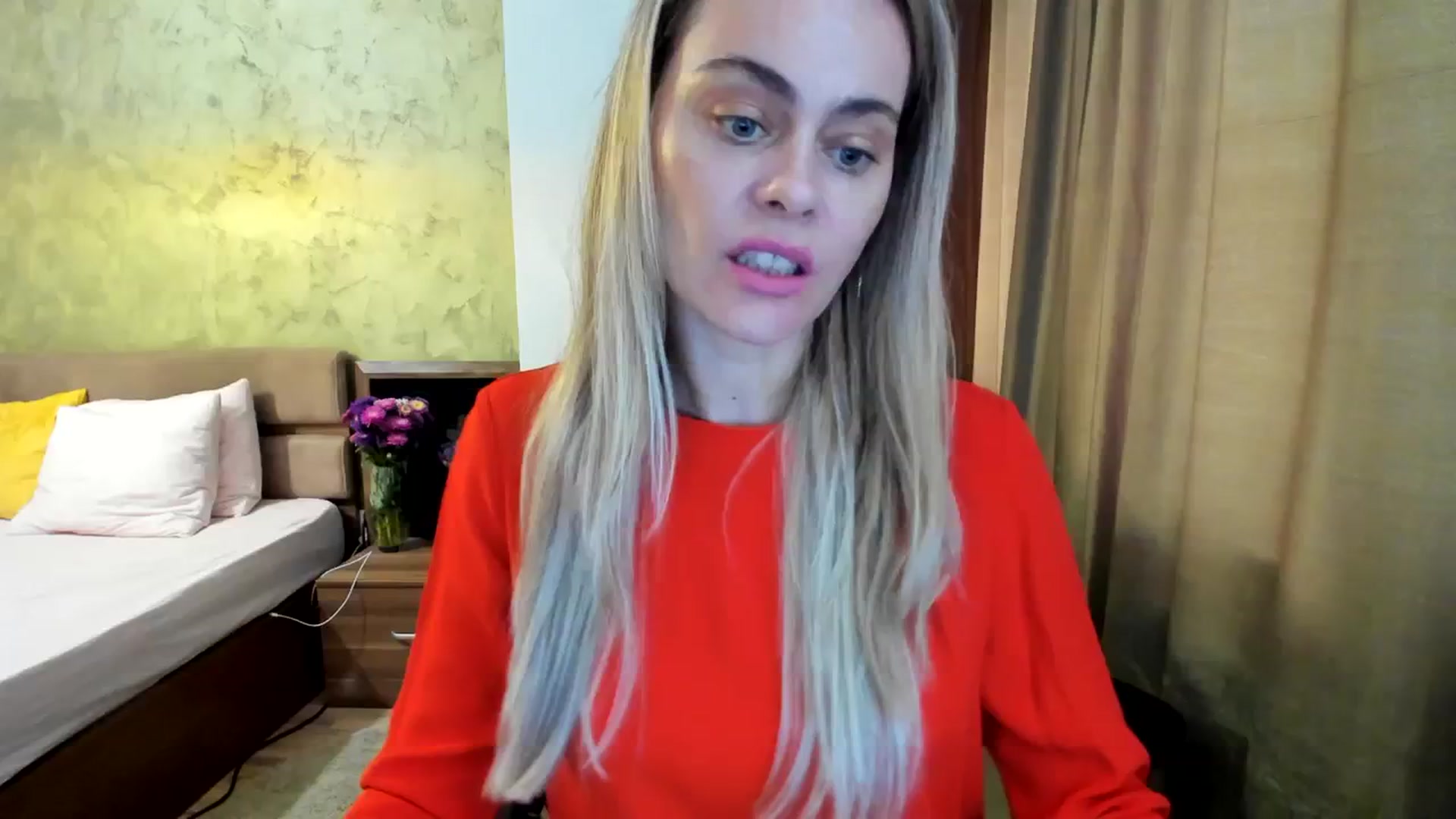 Gallery image thumbnail from DebbyPaige's myfreecams stream on, 09/19/2023, 08:56 image 8 of 20