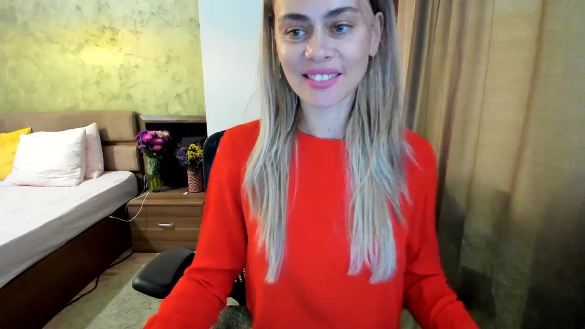 Gallery image thumbnail from DebbyPaige's myfreecams stream on, 09/19/2023, 08:56 image 3 of 20