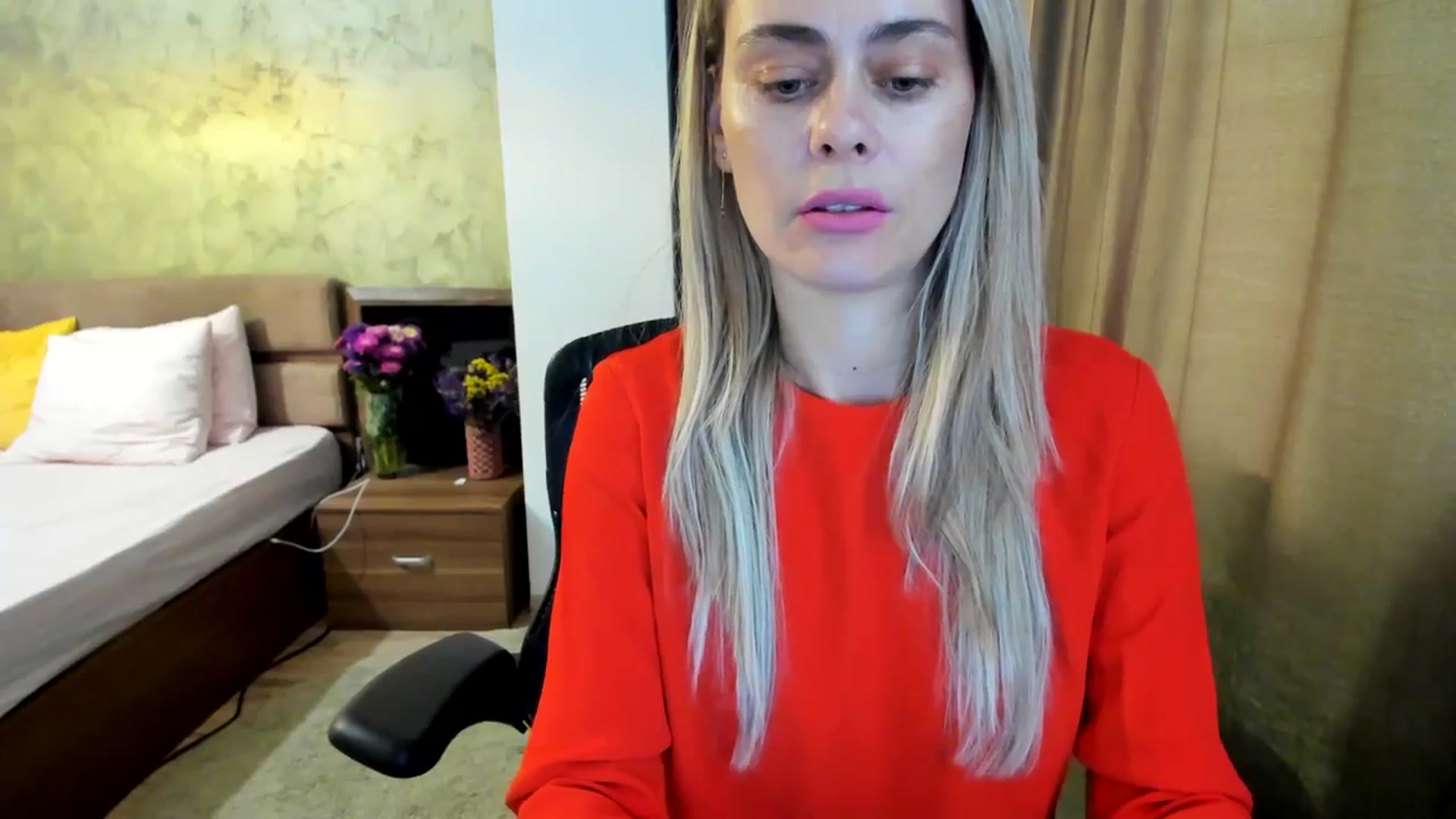 Gallery image thumbnail from DebbyPaige's myfreecams stream on, 09/19/2023, 08:56 image 2 of 20