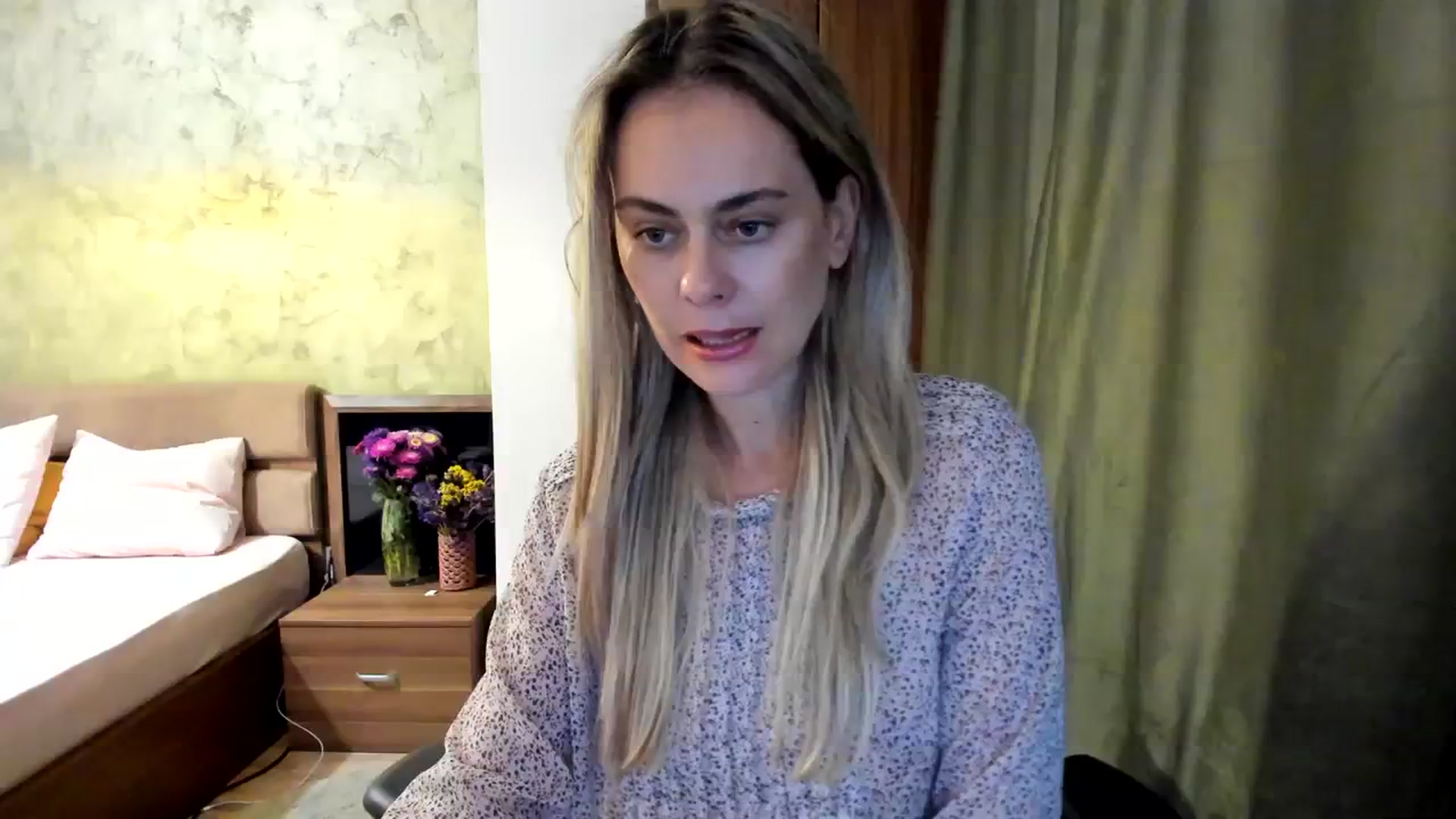 Gallery image thumbnail from DebbyPaige's myfreecams stream on, 09/20/2023, 06:48 image 7 of 20