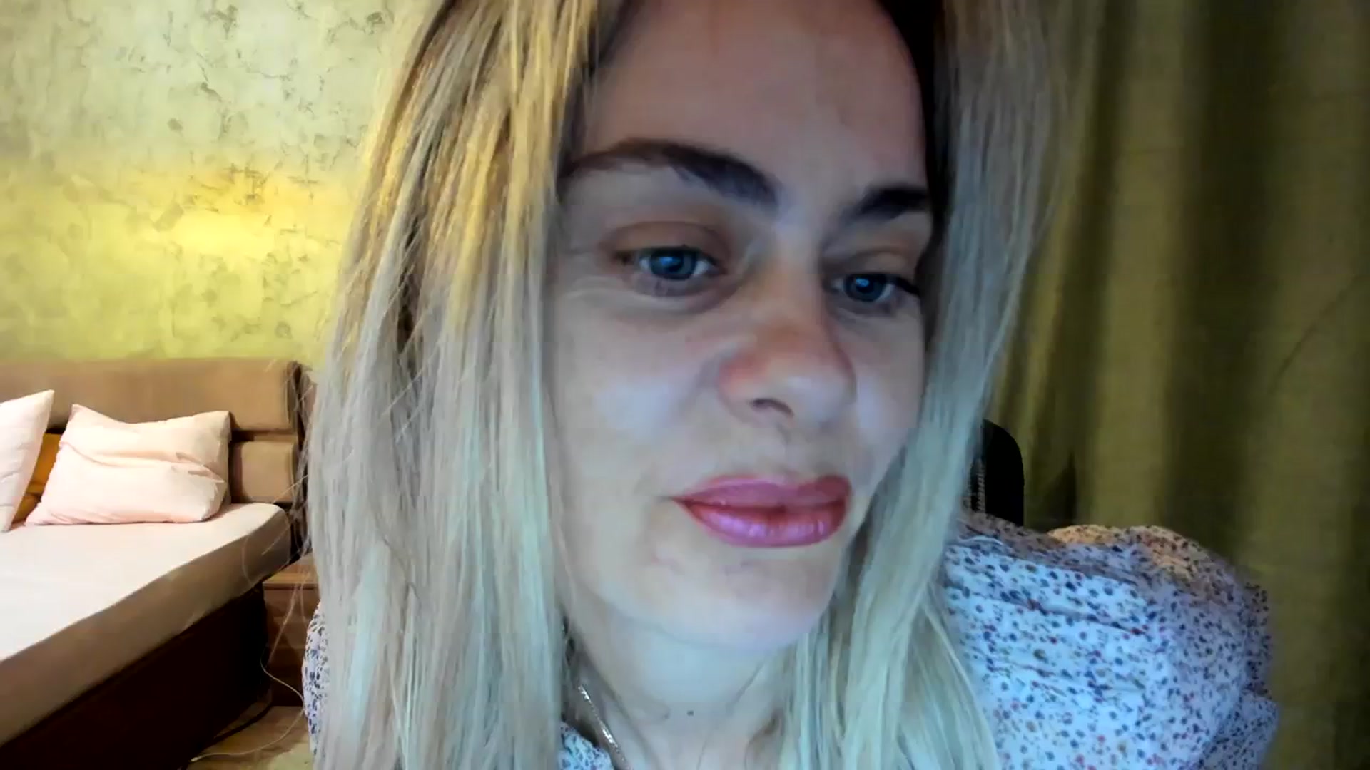 Gallery image thumbnail from DebbyPaige's myfreecams stream on, 09/20/2023, 06:48 image 4 of 20