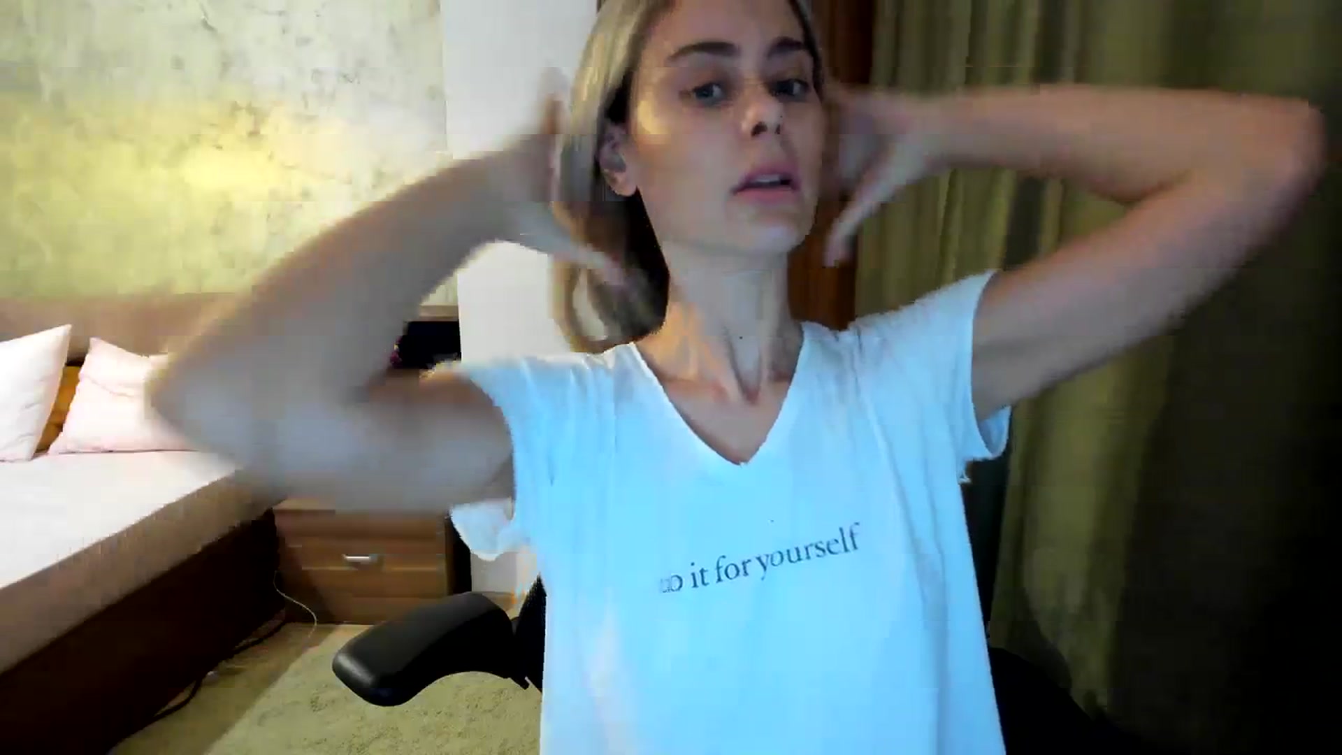 Gallery image thumbnail from DebbyPaige's myfreecams stream on, 09/20/2023, 10:27 image 5 of 20
