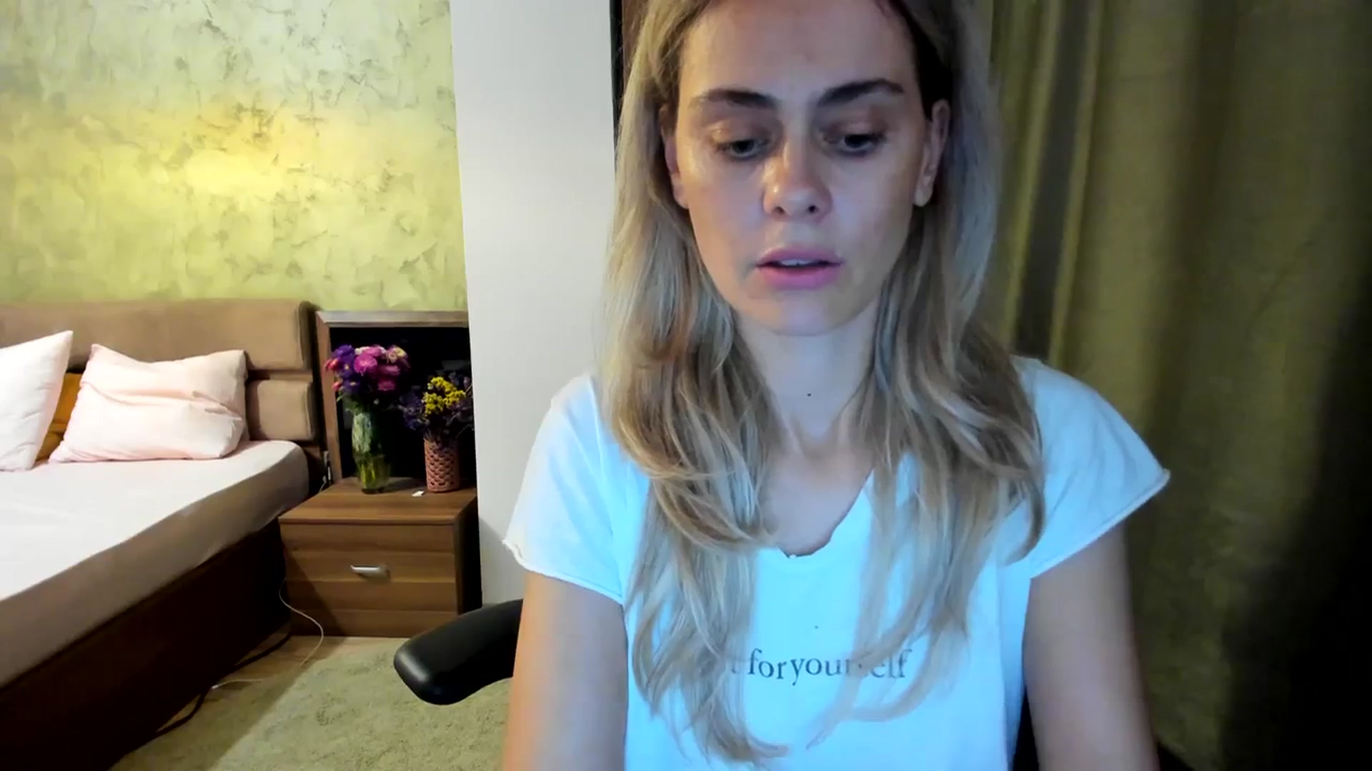 Gallery image thumbnail from DebbyPaige's myfreecams stream on, 09/20/2023, 10:27 image 6 of 20