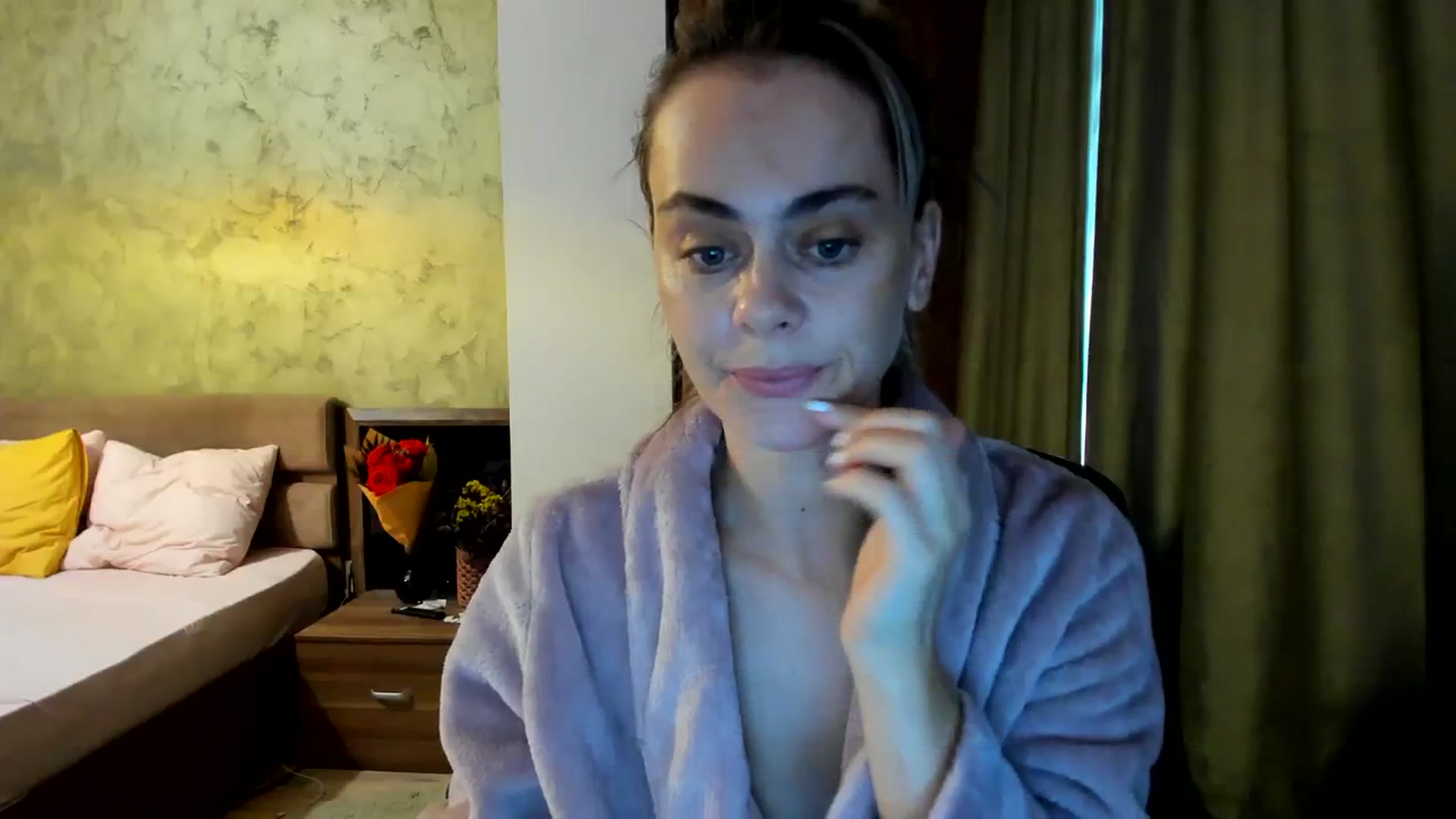 Gallery image thumbnail from DebbyPaige's myfreecams stream on, 09/27/2023, 06:54 image 3 of 20