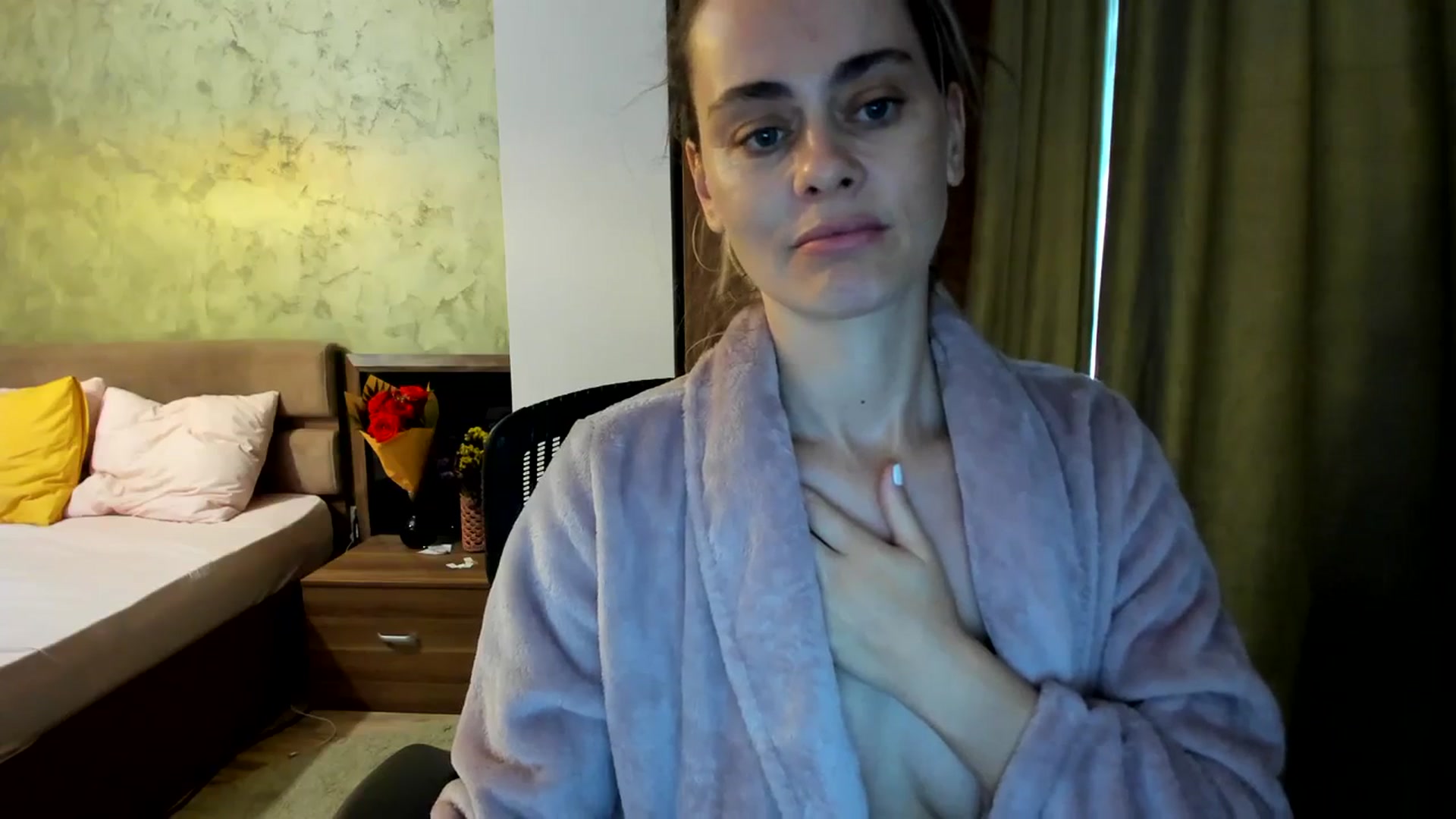 Gallery image thumbnail from DebbyPaige's myfreecams stream on, 09/27/2023, 06:54 image 9 of 20