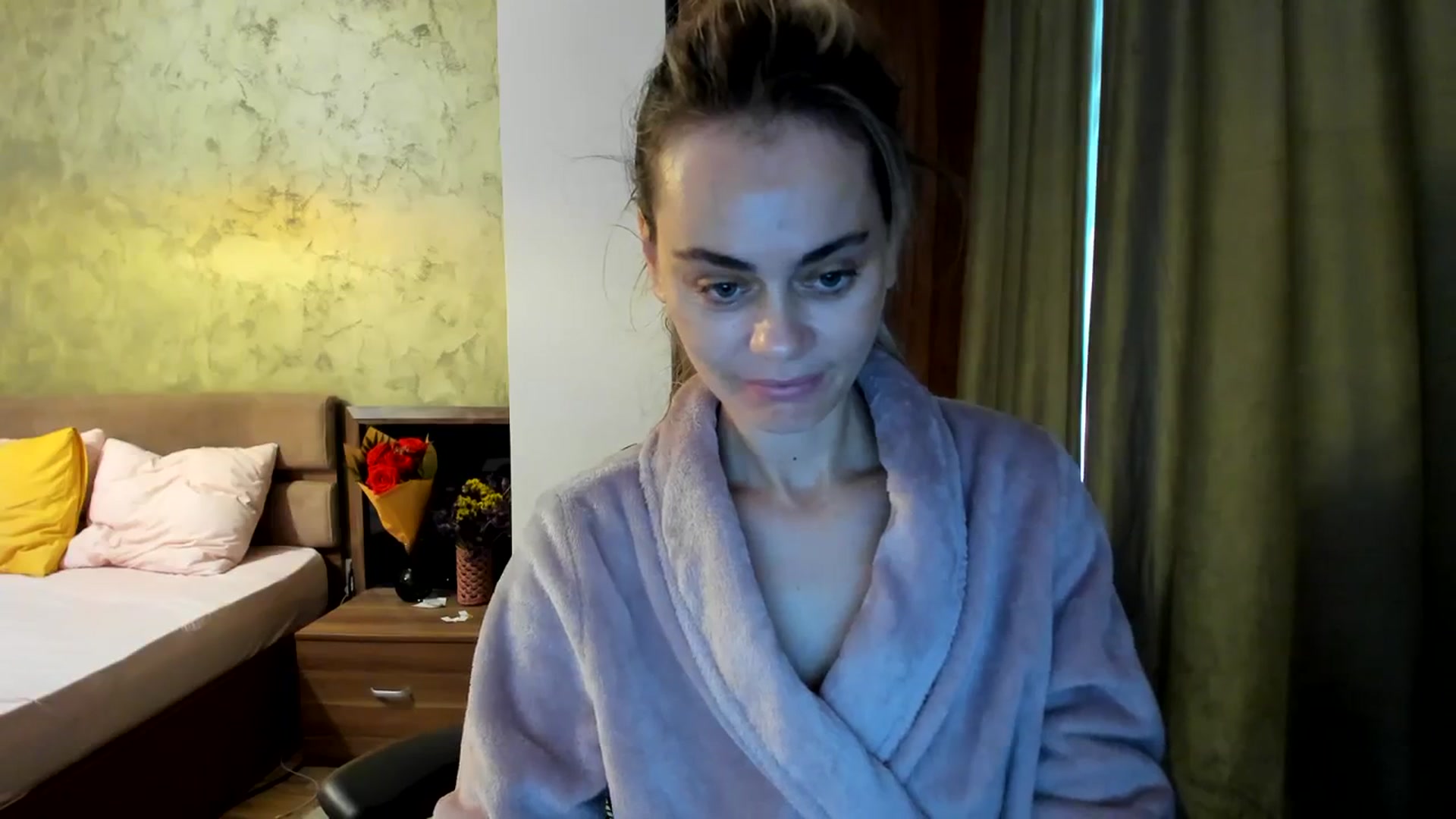 Gallery image thumbnail from DebbyPaige's myfreecams stream on, 09/27/2023, 06:54 image 4 of 20