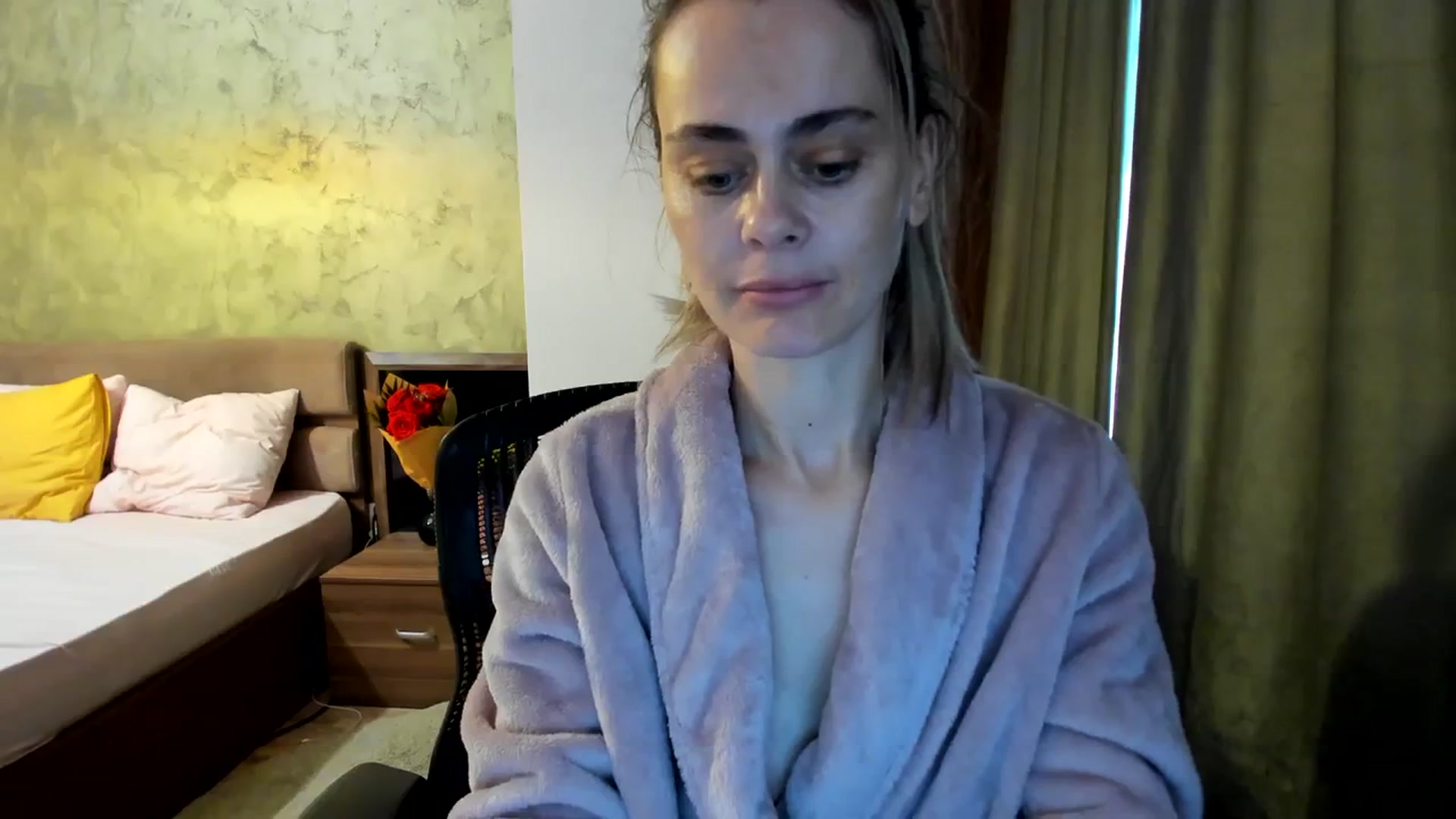 Gallery image thumbnail from DebbyPaige's myfreecams stream on, 09/27/2023, 06:54 image 16 of 20