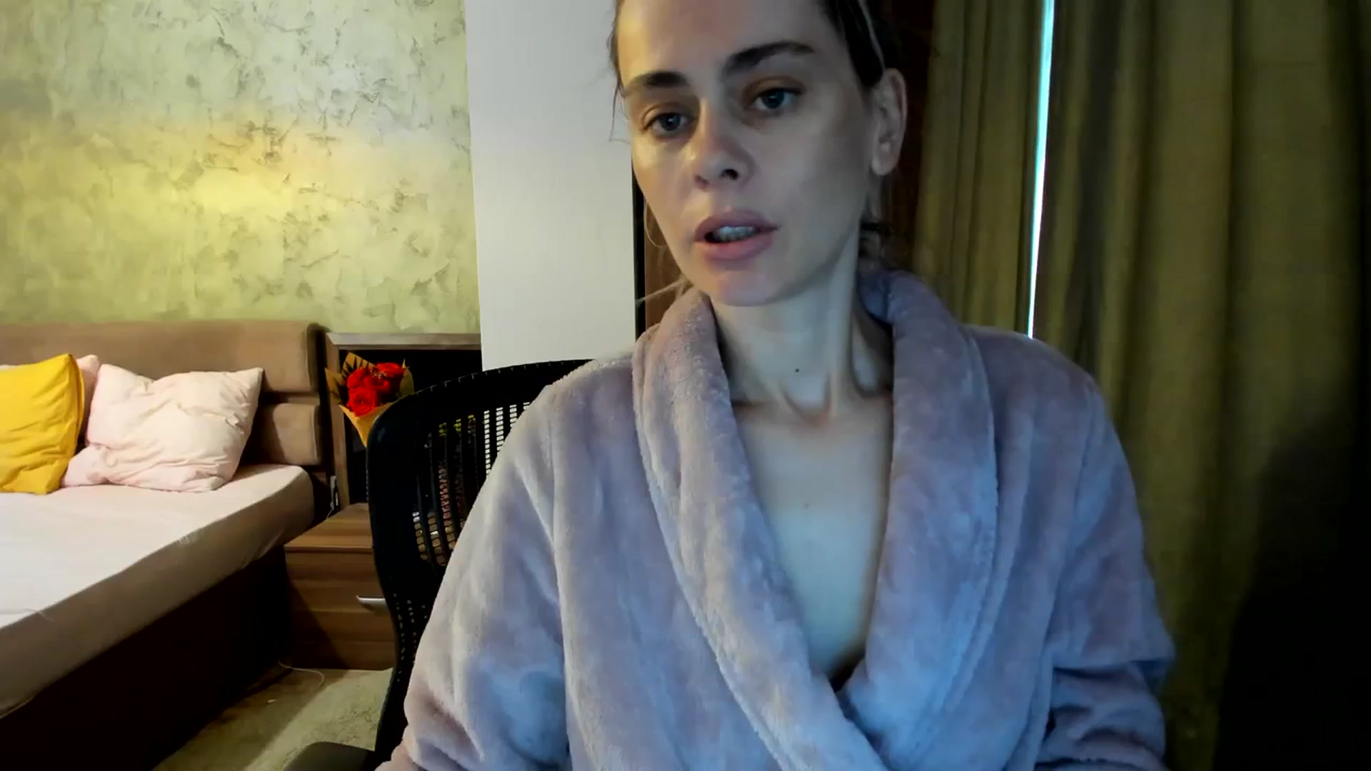 Gallery image thumbnail from DebbyPaige's myfreecams stream on, 09/27/2023, 06:54 image 11 of 20