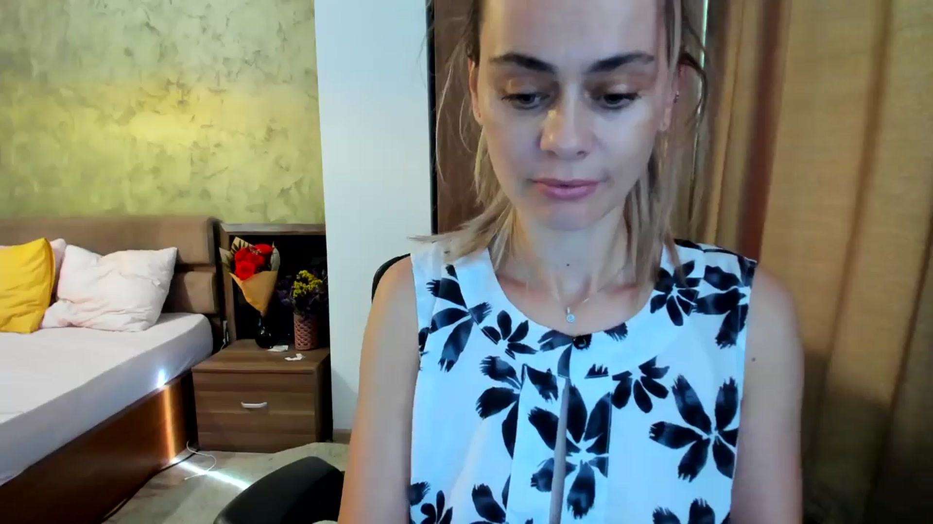 Gallery image thumbnail from DebbyPaige's myfreecams stream on, 09/27/2023, 07:55 image 18 of 20