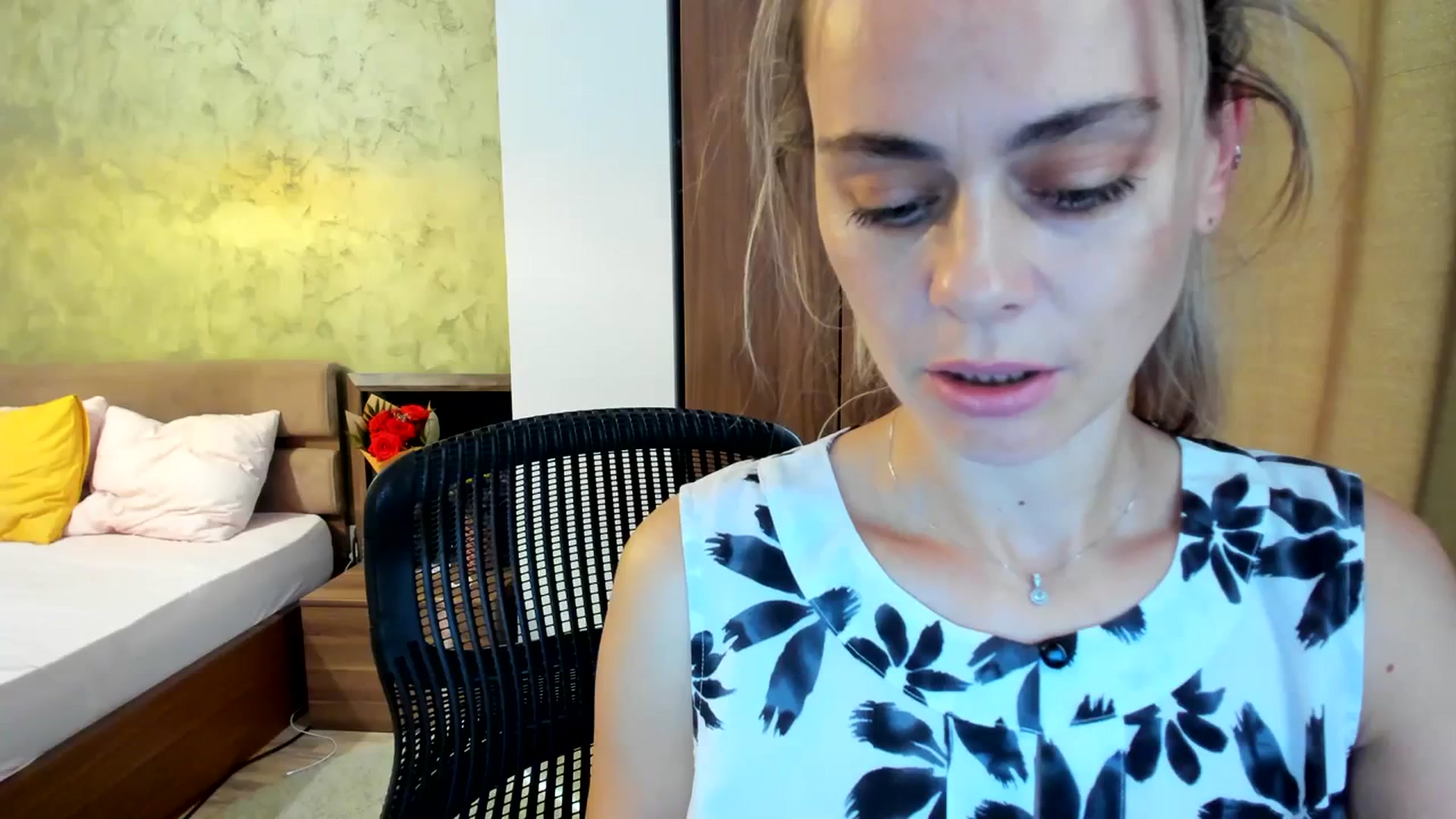 Gallery image thumbnail from DebbyPaige's myfreecams stream on, 09/27/2023, 09:00 image 7 of 20