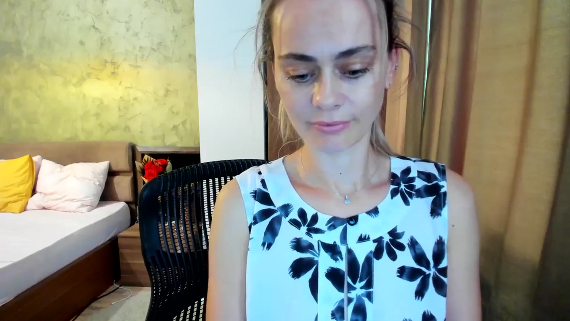 Gallery image thumbnail from DebbyPaige's myfreecams stream on, 09/27/2023, 09:00 image 8 of 20