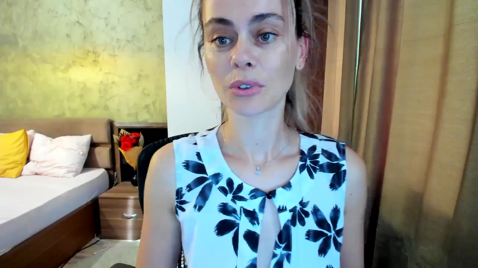 Gallery image thumbnail from DebbyPaige's myfreecams stream on, 09/27/2023, 09:00 image 4 of 20