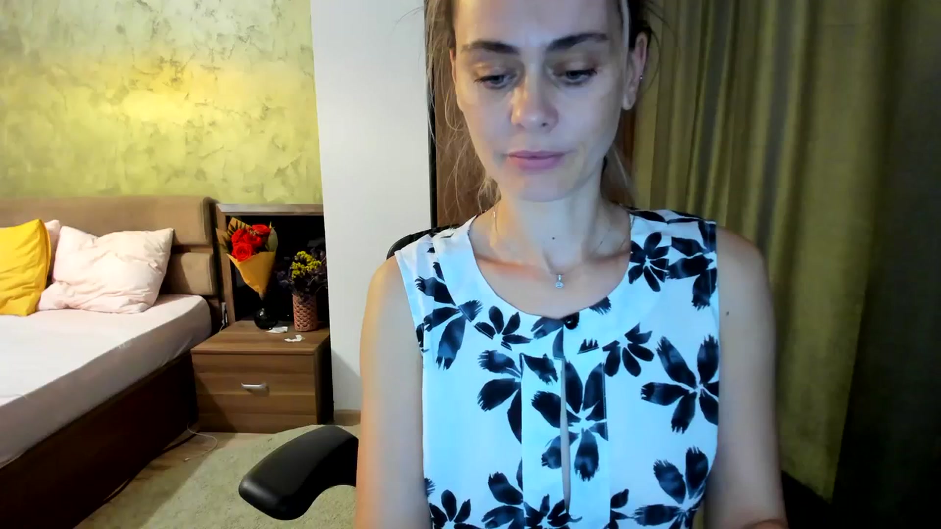Gallery image thumbnail from DebbyPaige's myfreecams stream on, 09/27/2023, 10:58 image 14 of 20