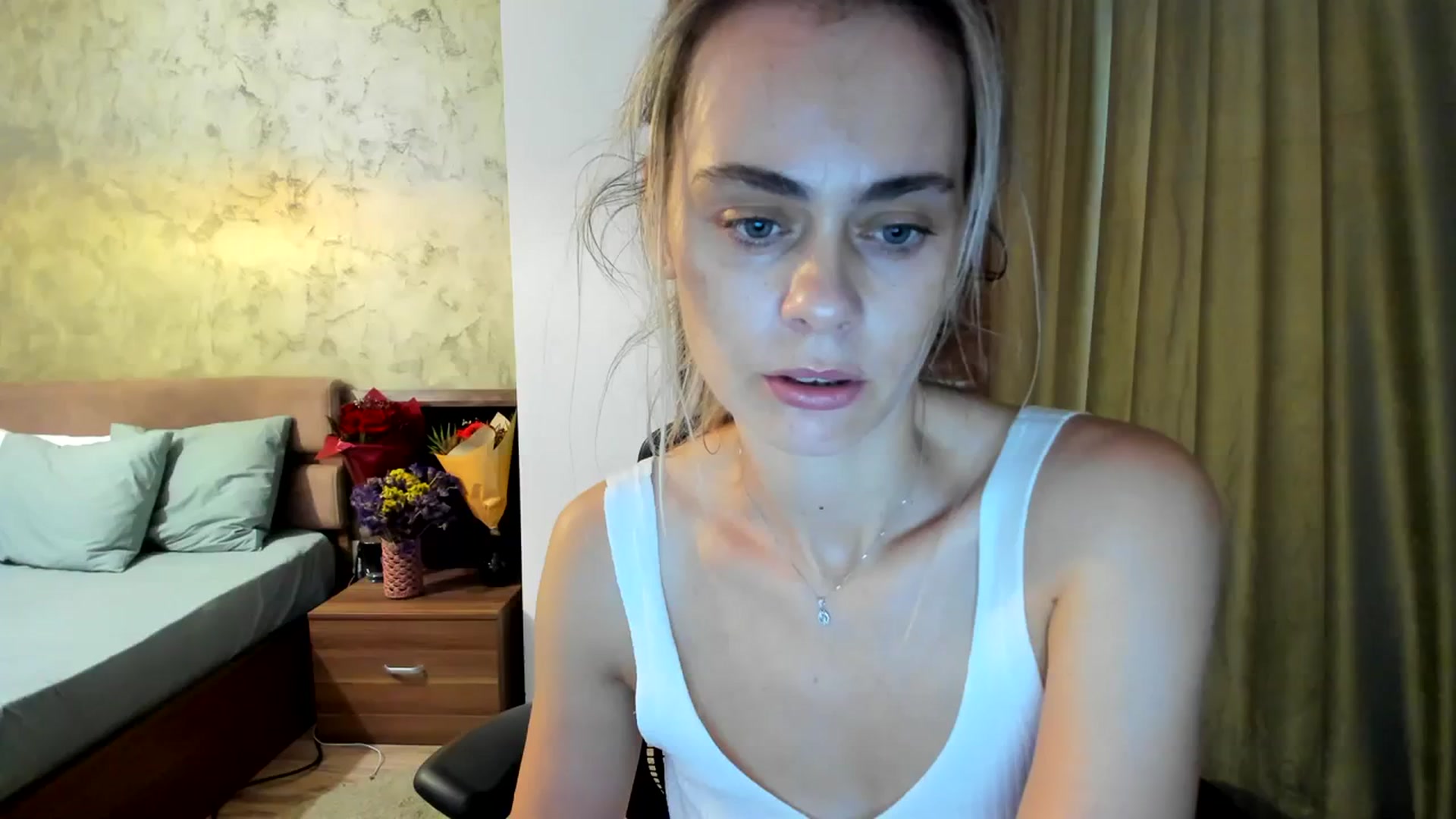 Gallery image thumbnail from DebbyPaige's myfreecams stream on, 09/28/2023, 10:54 image 2 of 20