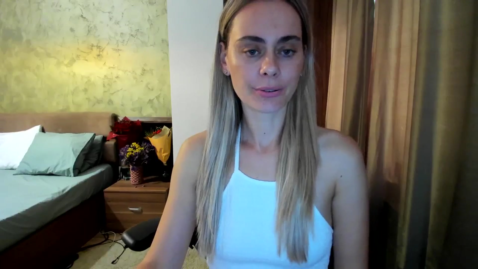 Gallery image thumbnail from DebbyPaige's myfreecams stream on, 09/29/2023, 09:48 image 11 of 20