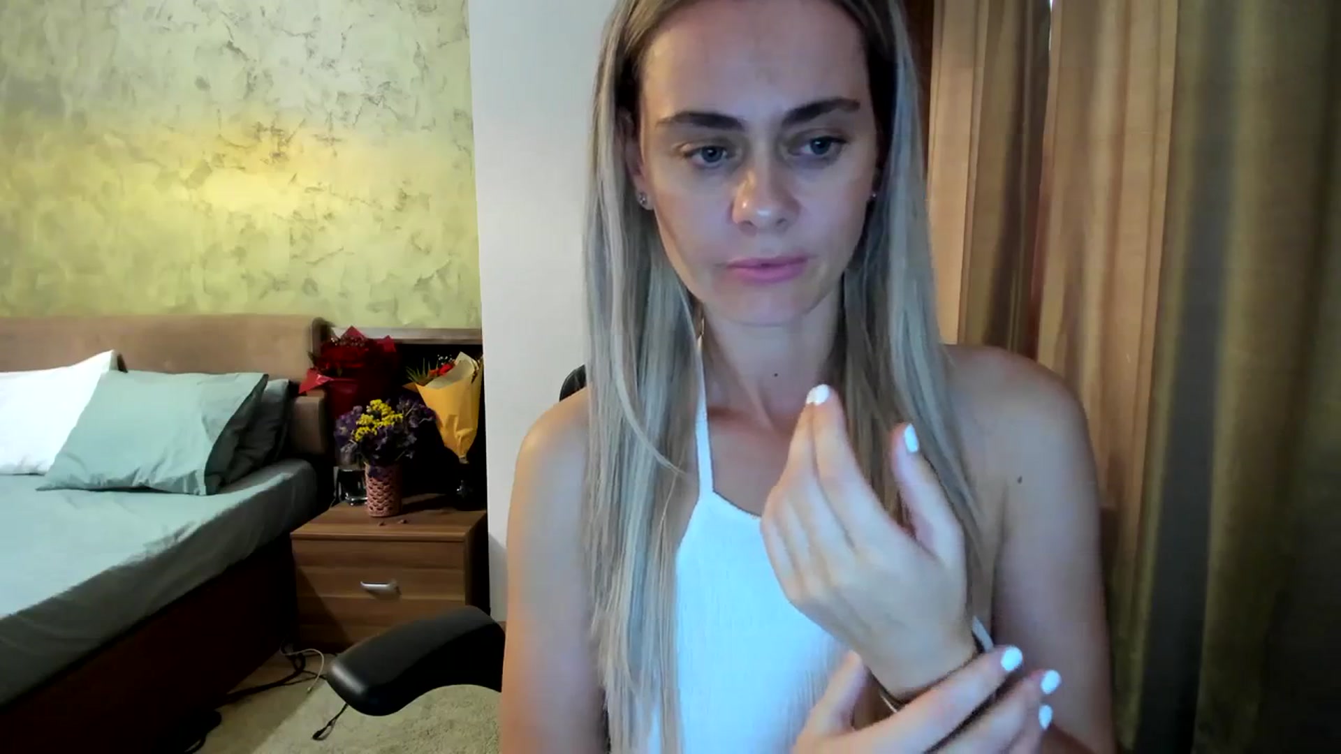 Gallery image thumbnail from DebbyPaige's myfreecams stream on, 09/29/2023, 09:48 image 10 of 20