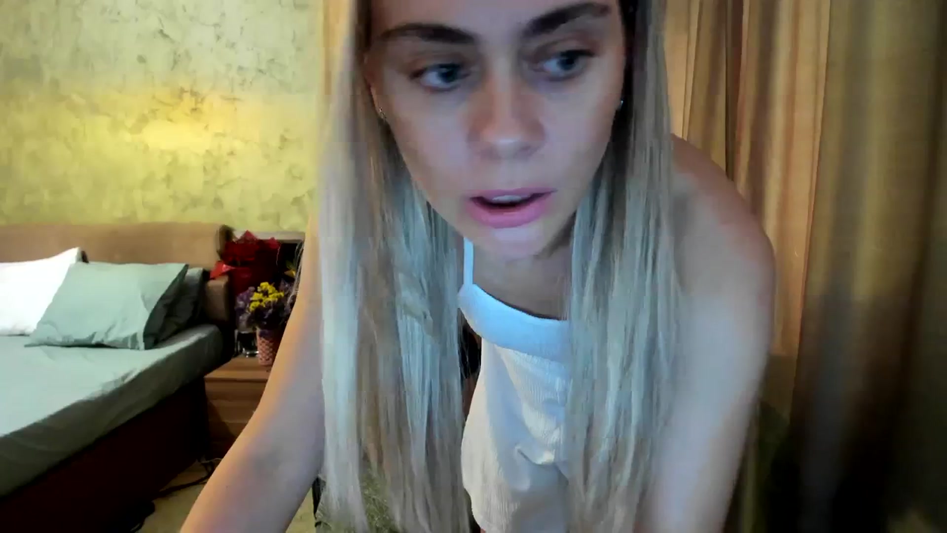 Gallery image thumbnail from DebbyPaige's myfreecams stream on, 09/29/2023, 09:48 image 8 of 20