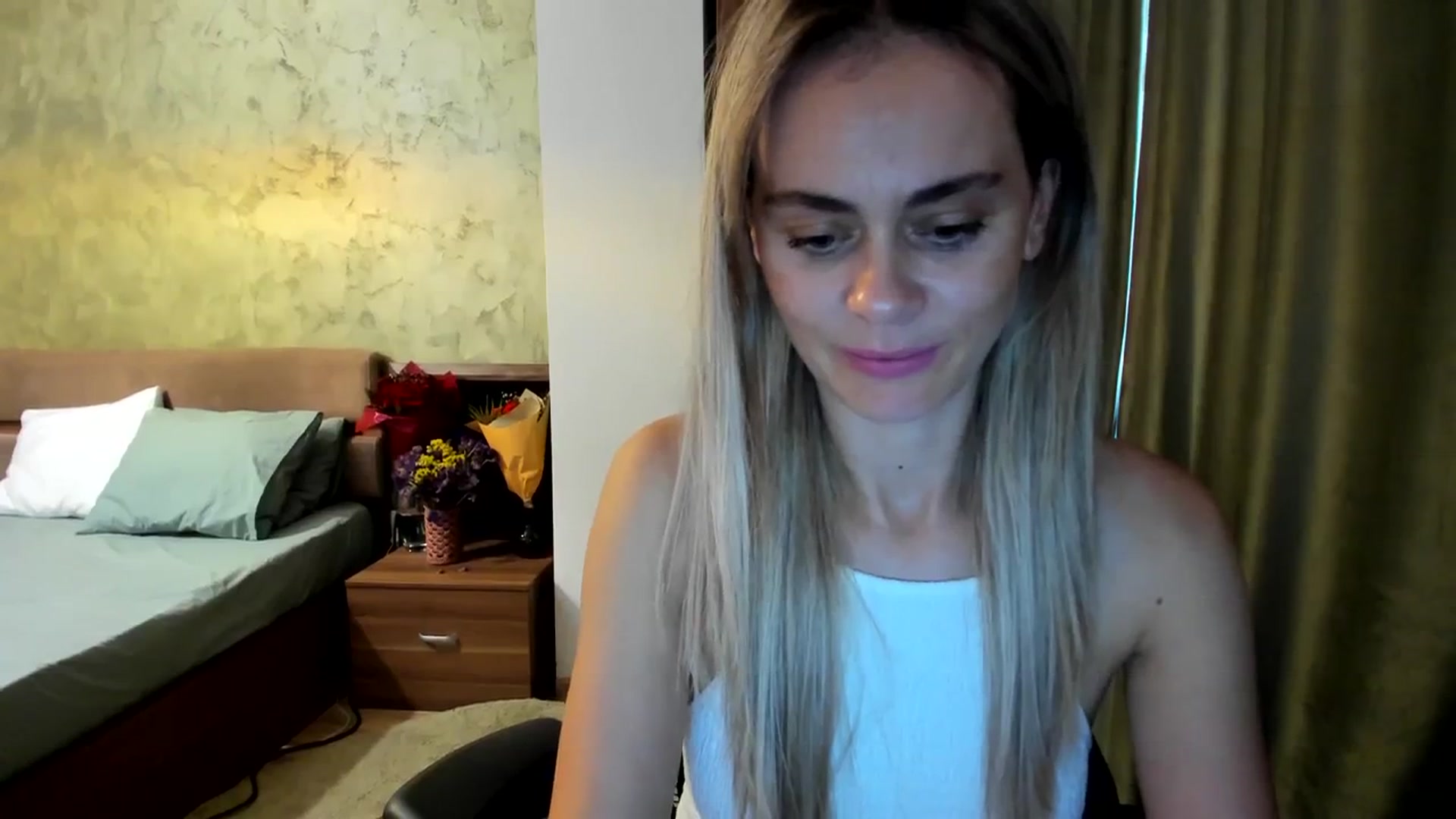Gallery image thumbnail from DebbyPaige's myfreecams stream on, 09/29/2023, 13:02 image 3 of 20
