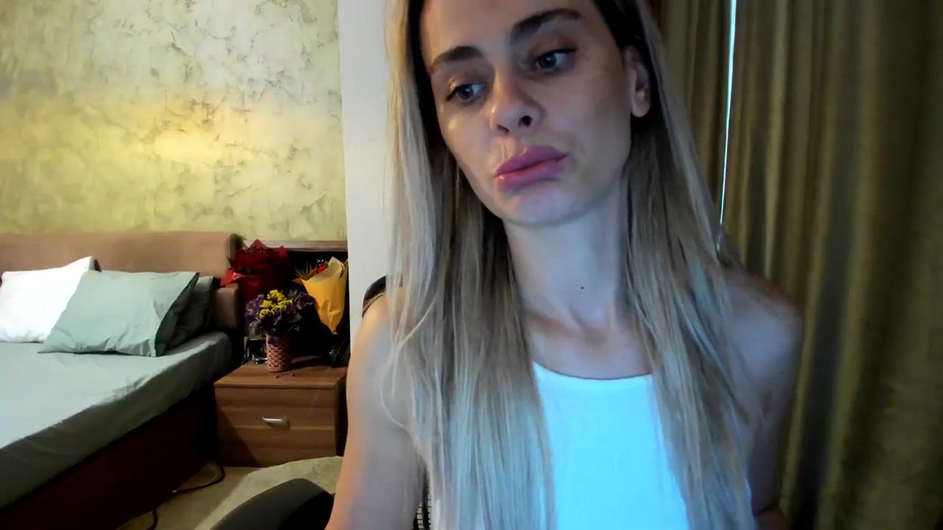 Gallery image thumbnail from DebbyPaige's myfreecams stream on, 09/29/2023, 13:02 image 8 of 20