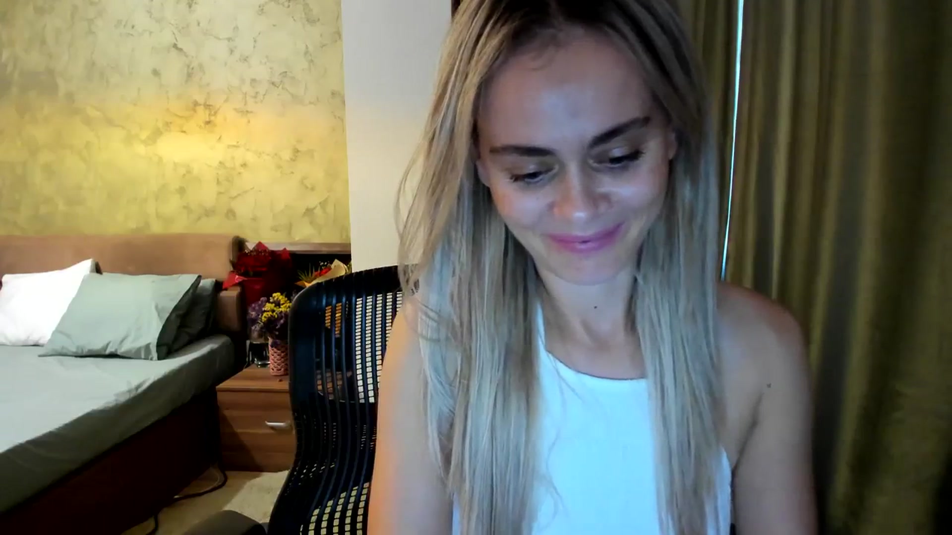 Gallery image thumbnail from DebbyPaige's myfreecams stream on, 09/29/2023, 13:02 image 5 of 20