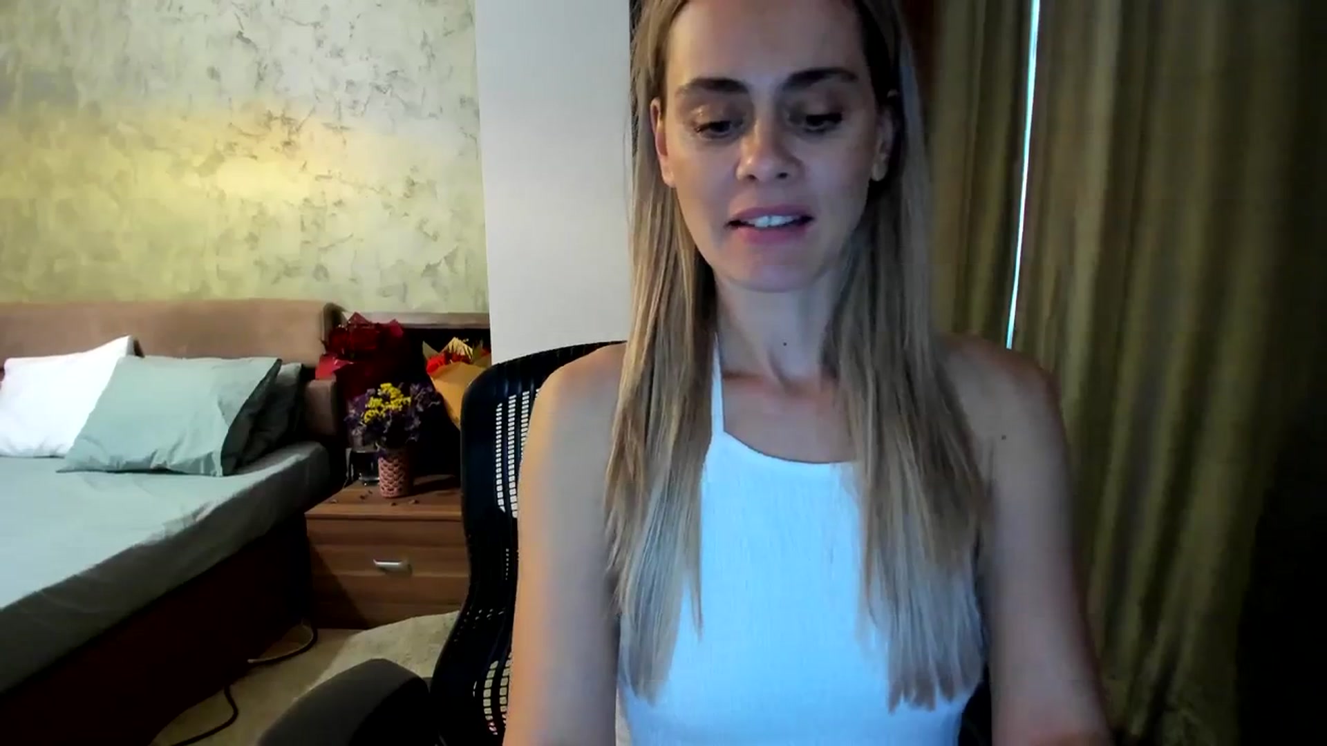Gallery image thumbnail from DebbyPaige's myfreecams stream on, 09/29/2023, 13:02 image 16 of 20
