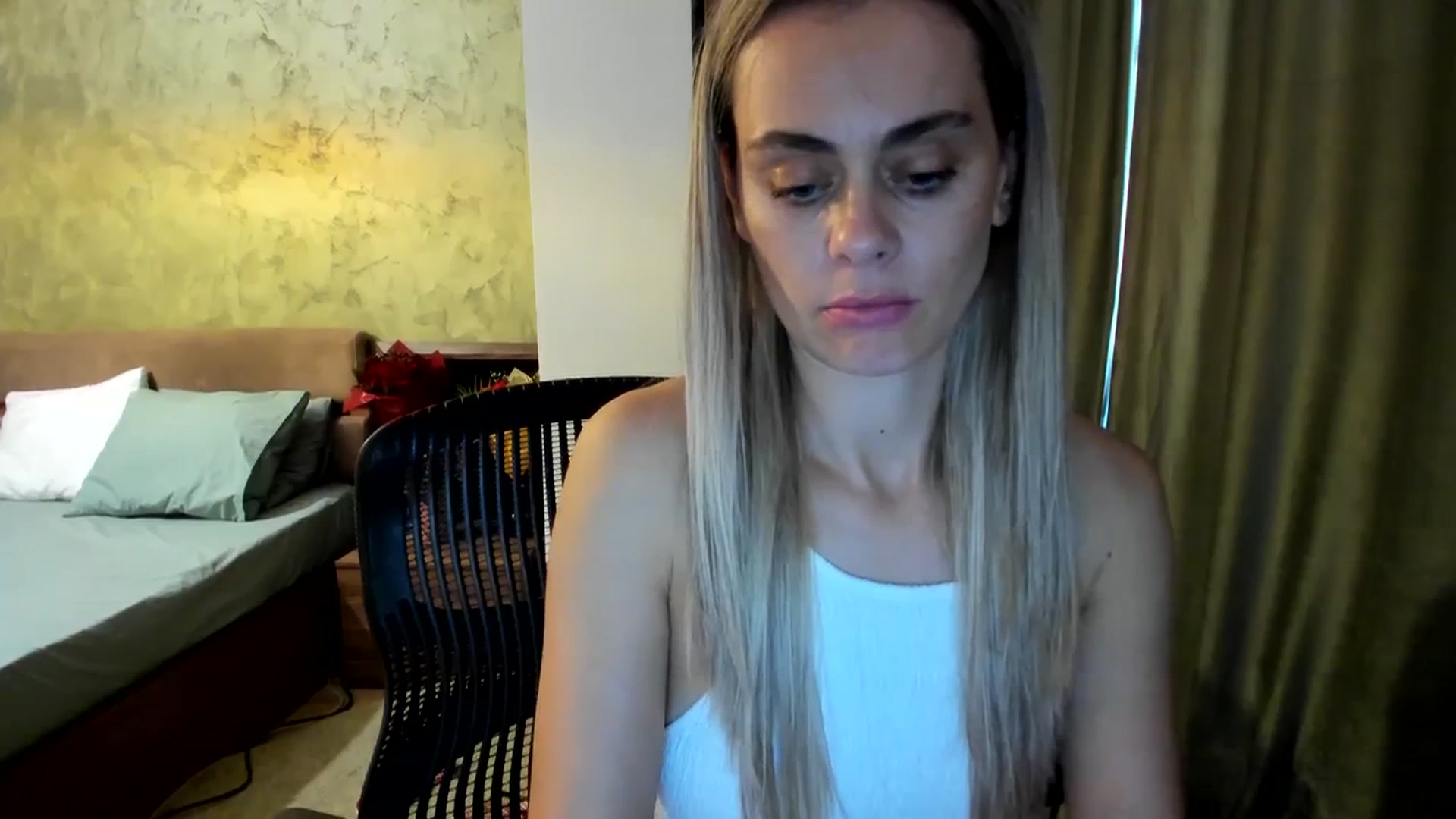 Gallery image thumbnail from DebbyPaige's myfreecams stream on, 09/29/2023, 13:02 image 12 of 20