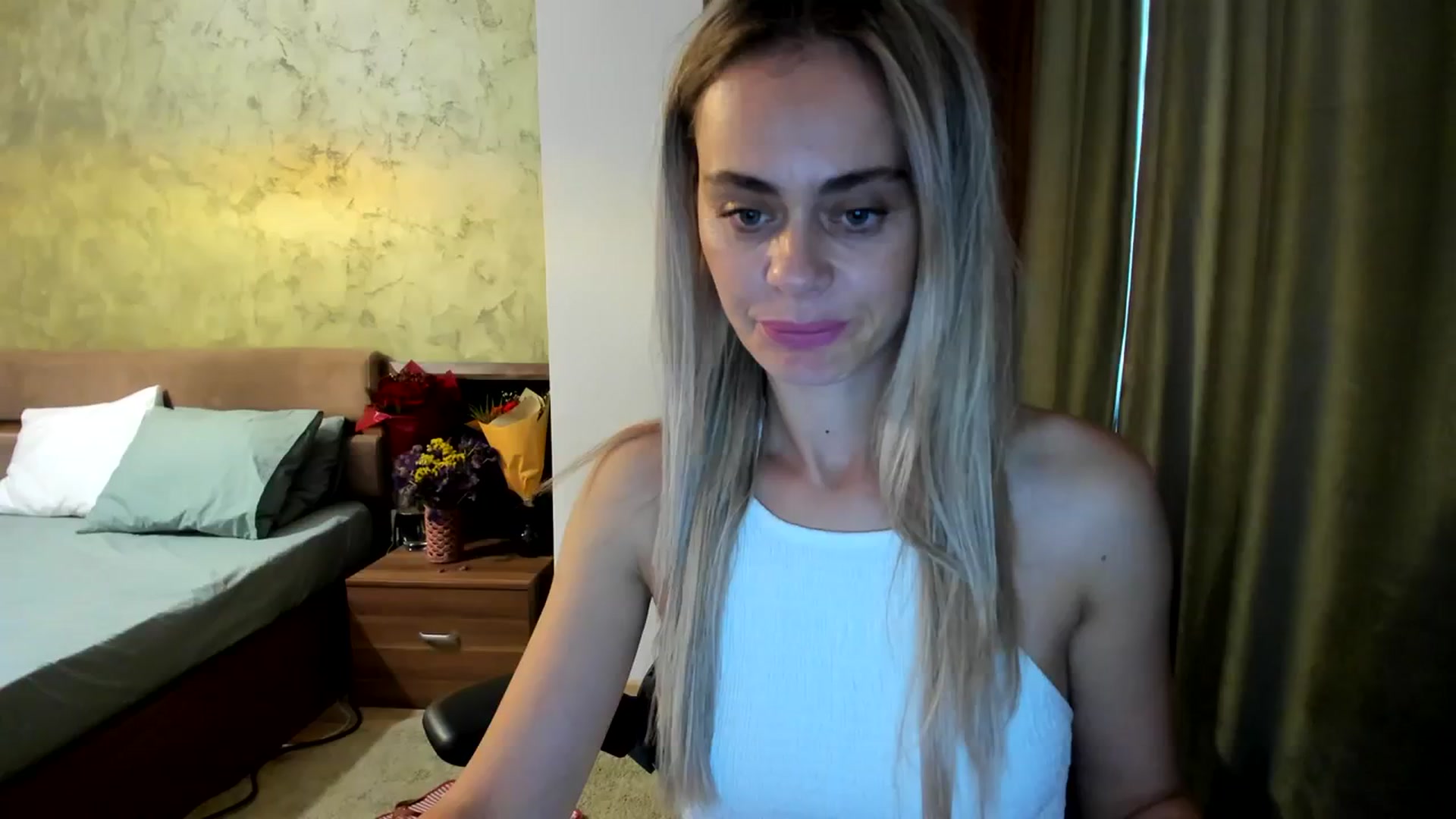 Gallery image thumbnail from DebbyPaige's myfreecams stream on, 09/29/2023, 13:02 image 1 of 20