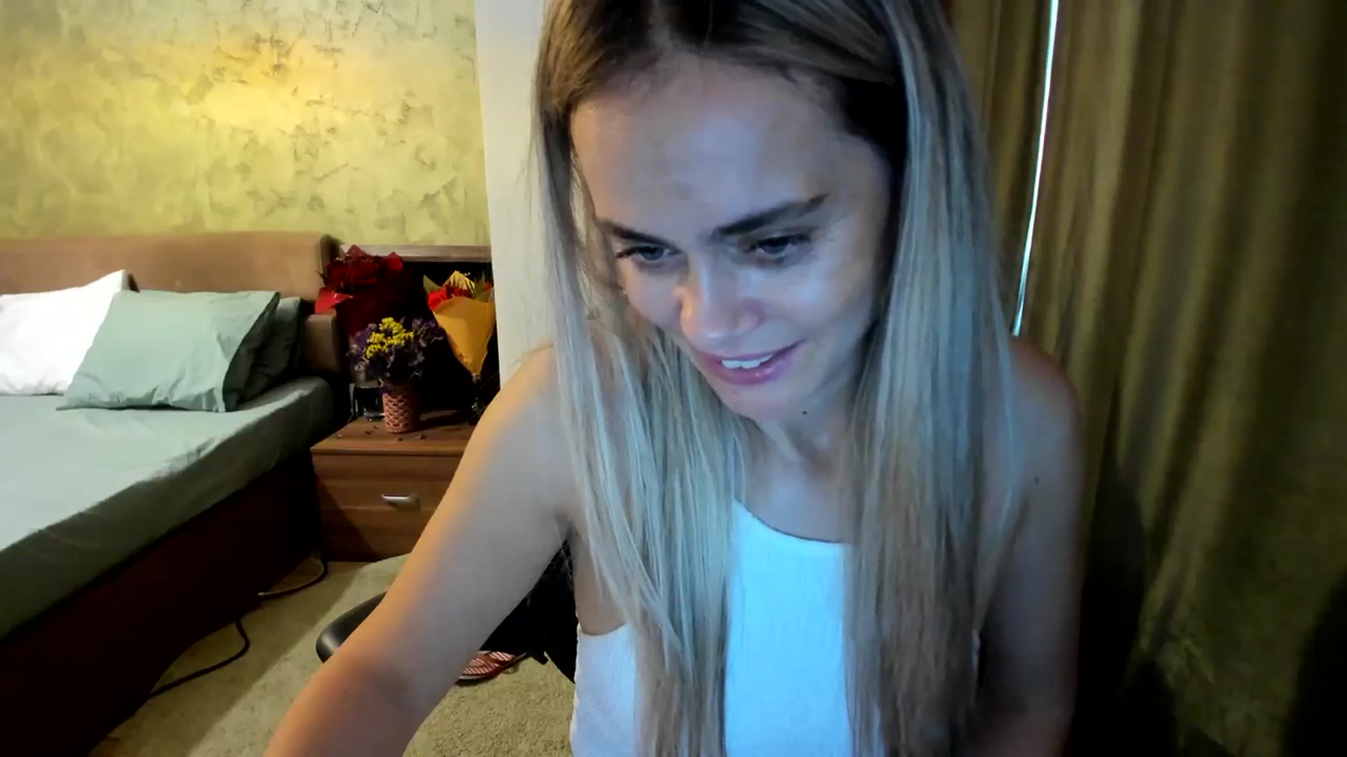 Gallery image thumbnail from DebbyPaige's myfreecams stream on, 09/29/2023, 13:02 image 20 of 20