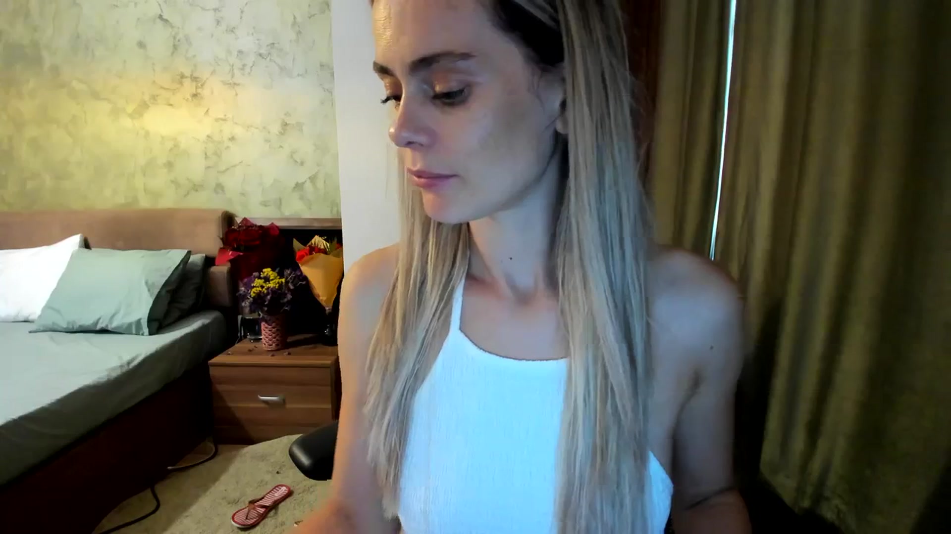 Gallery image thumbnail from DebbyPaige's myfreecams stream on, 09/29/2023, 13:37 image 4 of 20