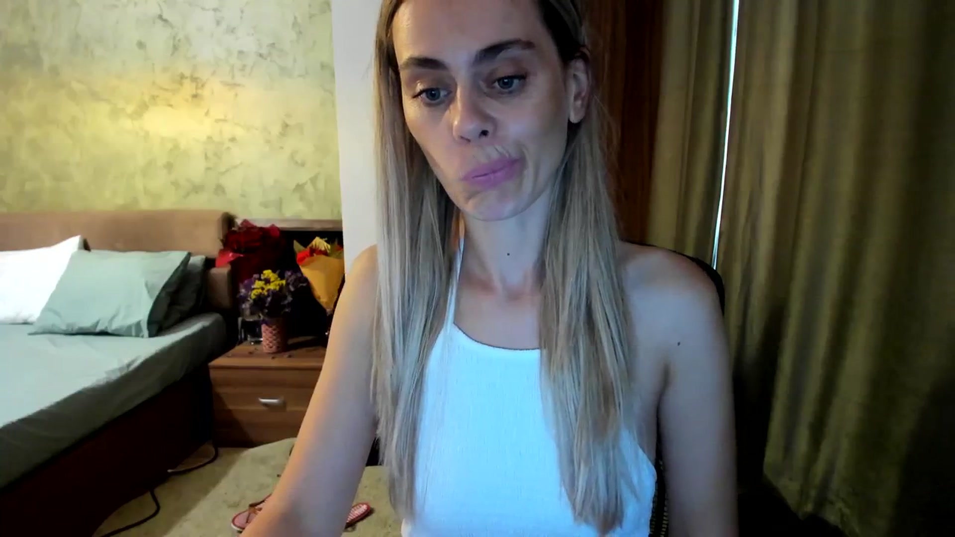 Gallery image thumbnail from DebbyPaige's myfreecams stream on, 09/29/2023, 13:37 image 6 of 20