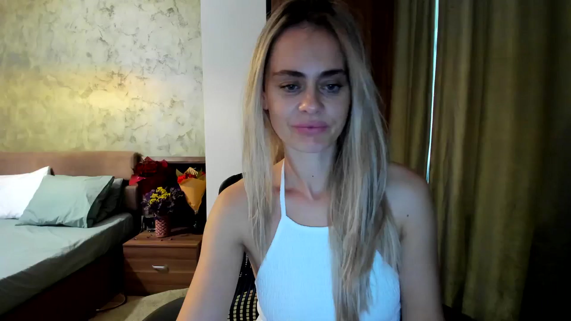 Gallery image thumbnail from DebbyPaige's myfreecams stream on, 09/29/2023, 13:37 image 18 of 20