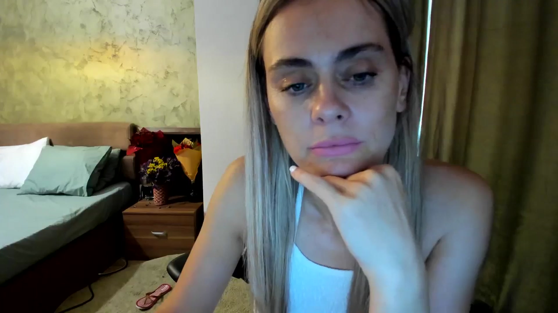 Gallery image thumbnail from DebbyPaige's myfreecams stream on, 09/29/2023, 13:37 image 7 of 20