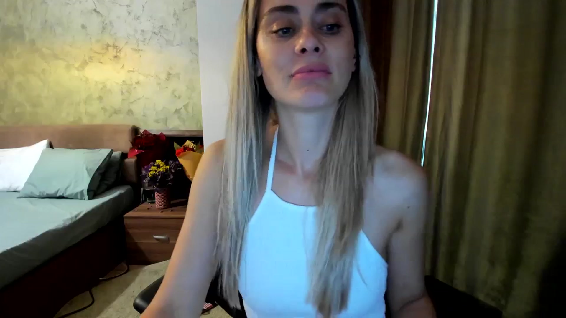 Gallery image thumbnail from DebbyPaige's myfreecams stream on, 09/29/2023, 13:37 image 14 of 20