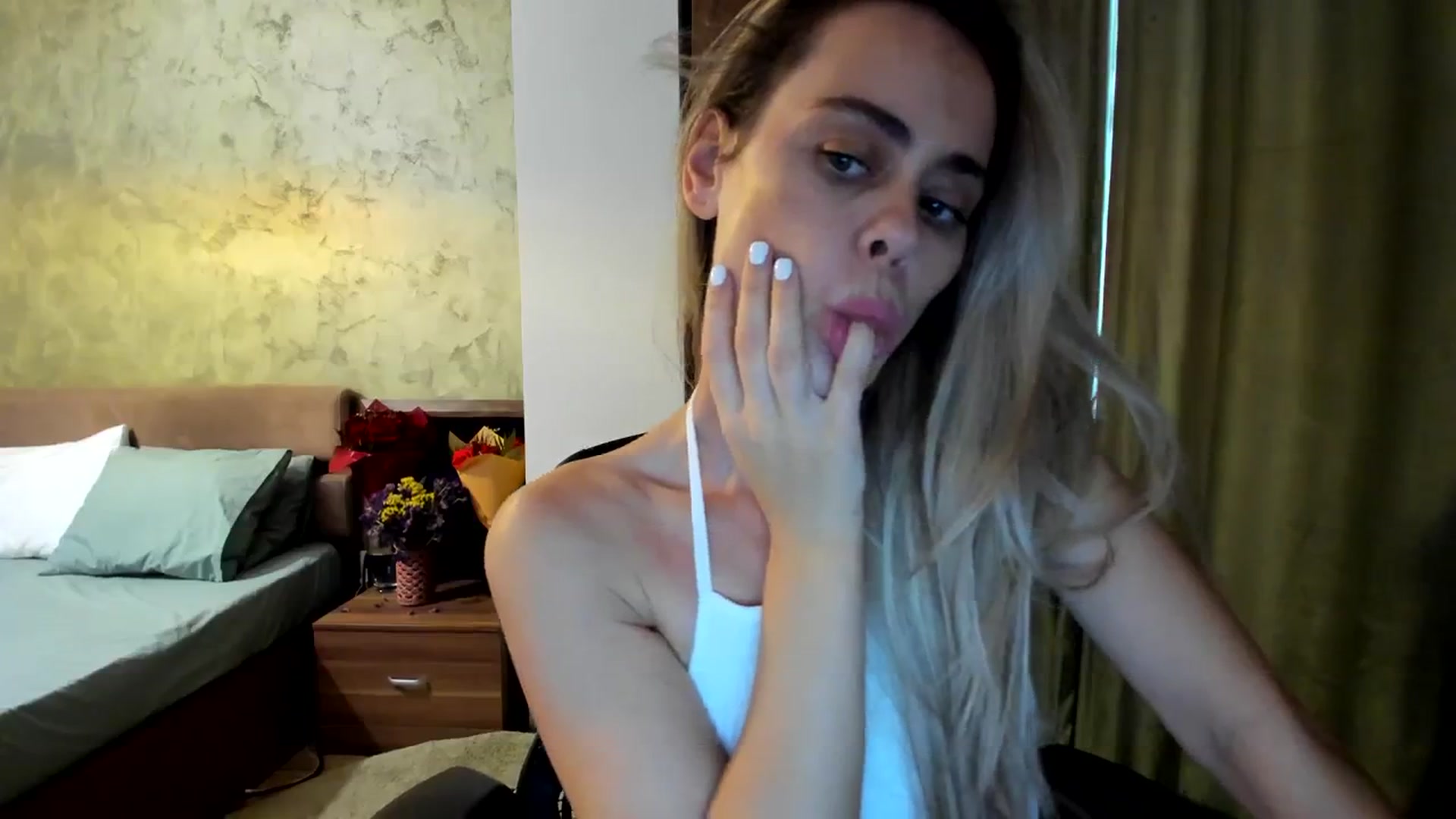 Gallery image thumbnail from DebbyPaige's myfreecams stream on, 09/29/2023, 13:37 image 17 of 20