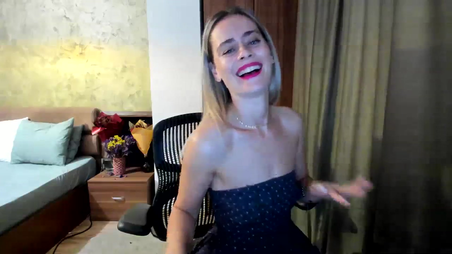 Gallery image thumbnail from DebbyPaige's myfreecams stream on, 10/02/2023, 10:32 image 5 of 20