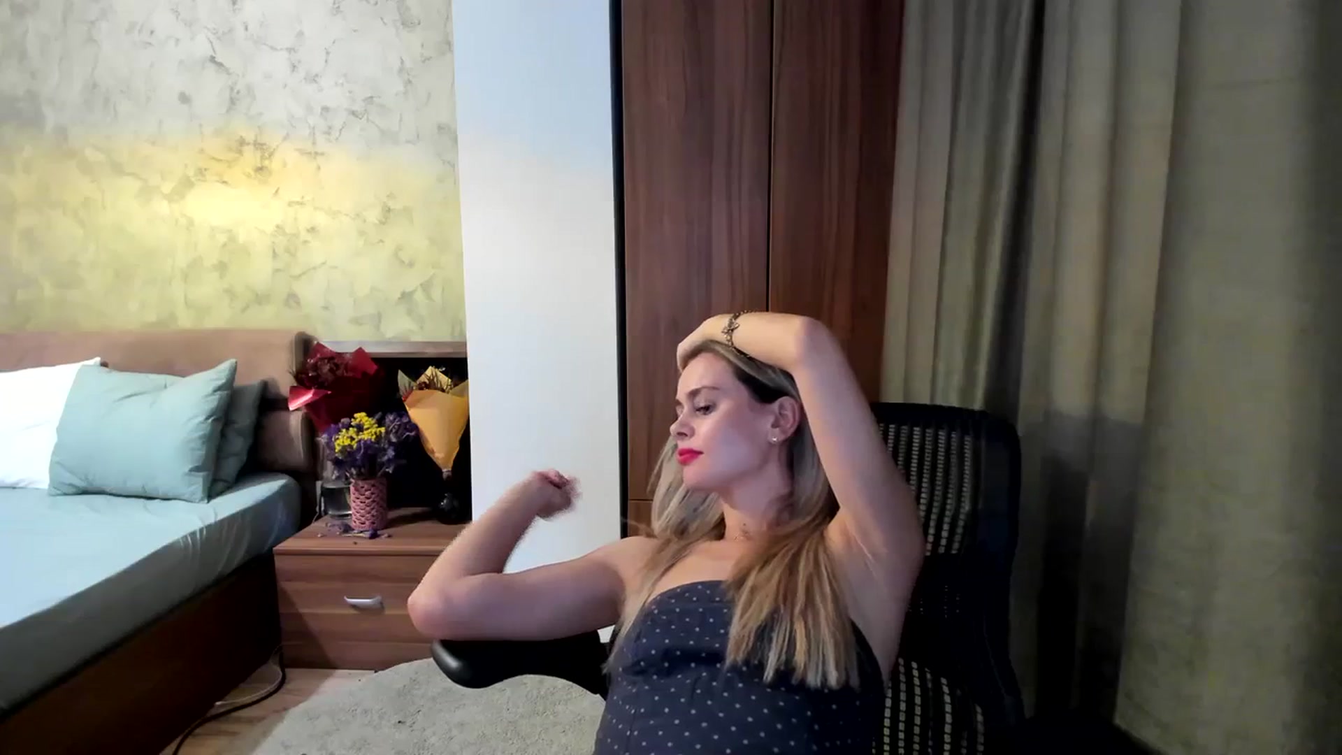 Gallery image thumbnail from DebbyPaige's myfreecams stream on, 10/02/2023, 10:32 image 20 of 20