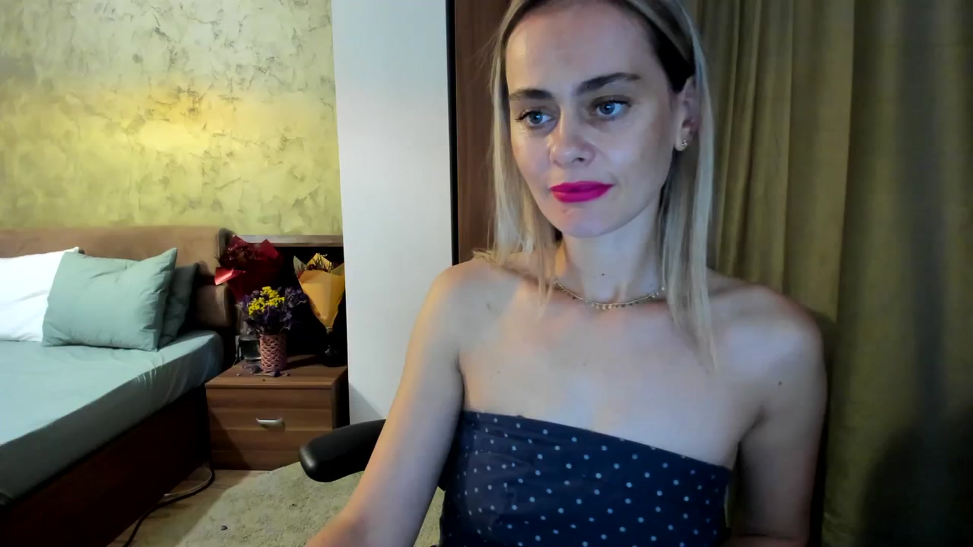 Gallery image thumbnail from DebbyPaige's myfreecams stream on, 10/02/2023, 11:41 image 1 of 20