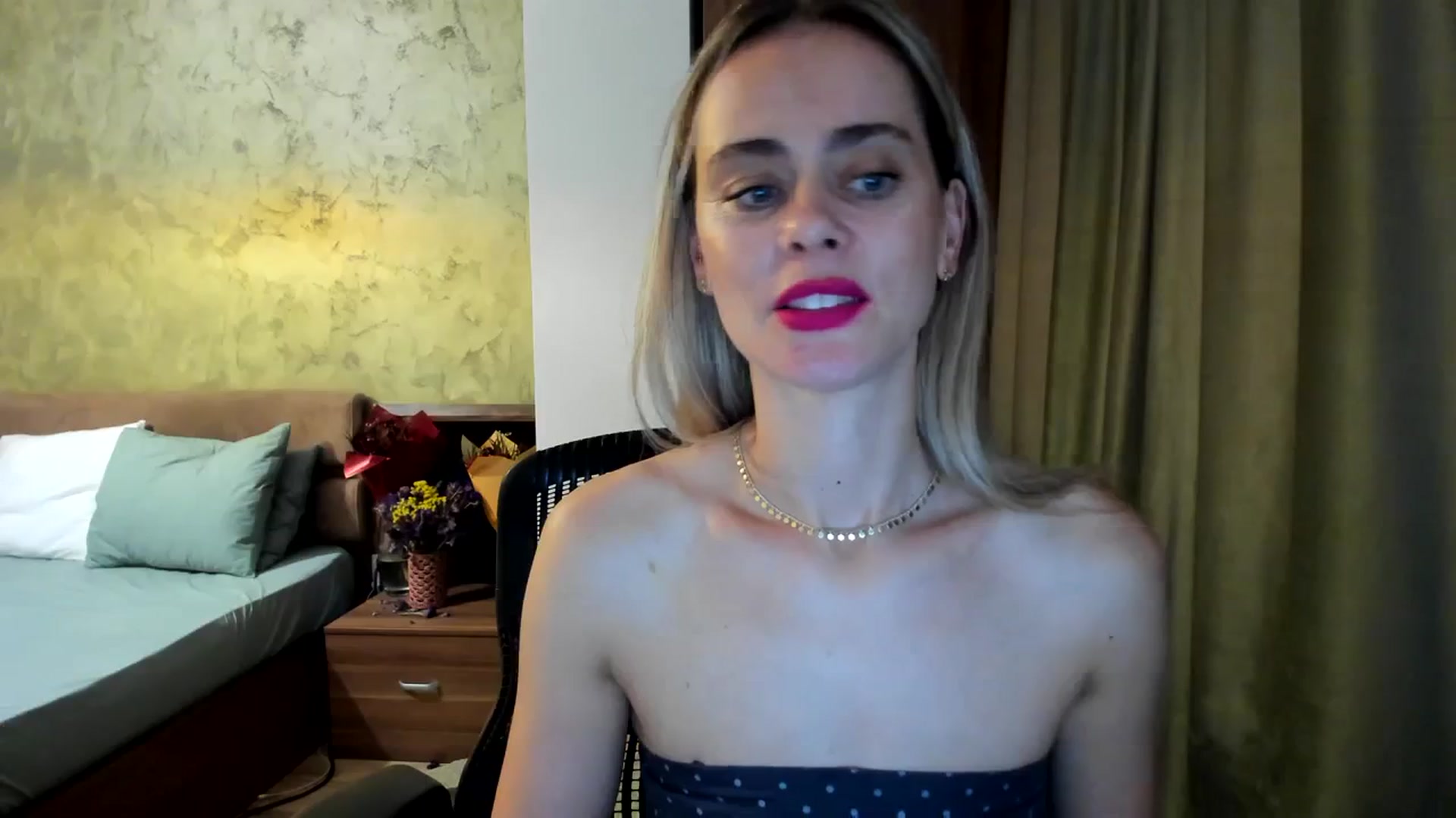 Gallery image thumbnail from DebbyPaige's myfreecams stream on, 10/02/2023, 11:41 image 14 of 20