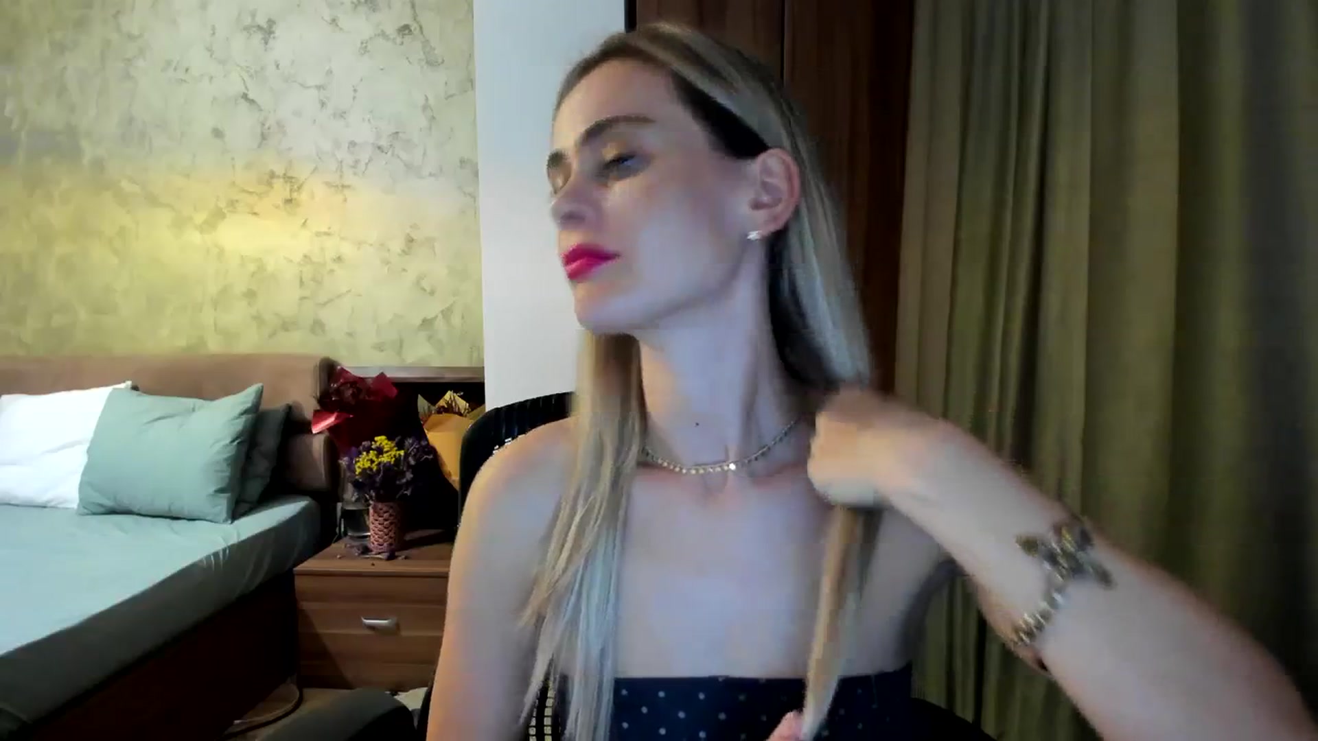 Gallery image thumbnail from DebbyPaige's myfreecams stream on, 10/02/2023, 11:41 image 16 of 20
