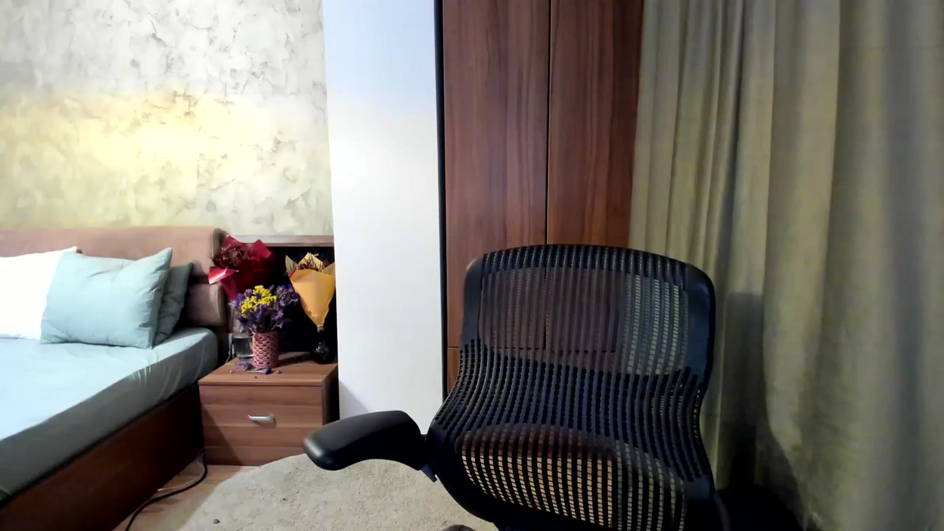 Gallery image thumbnail from DebbyPaige's myfreecams stream on, 10/02/2023, 12:35 image 20 of 20