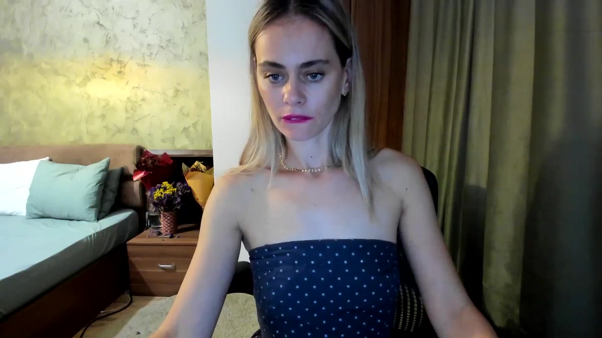 Gallery image thumbnail from DebbyPaige's myfreecams stream on, 10/02/2023, 12:35 image 9 of 20