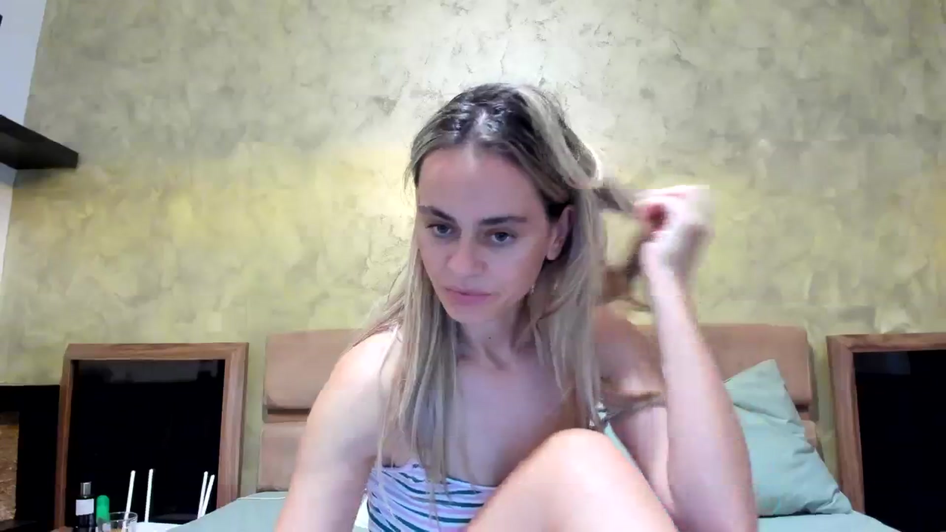 Gallery image thumbnail from DebbyPaige's myfreecams stream on, 10/06/2023, 12:28 image 10 of 20