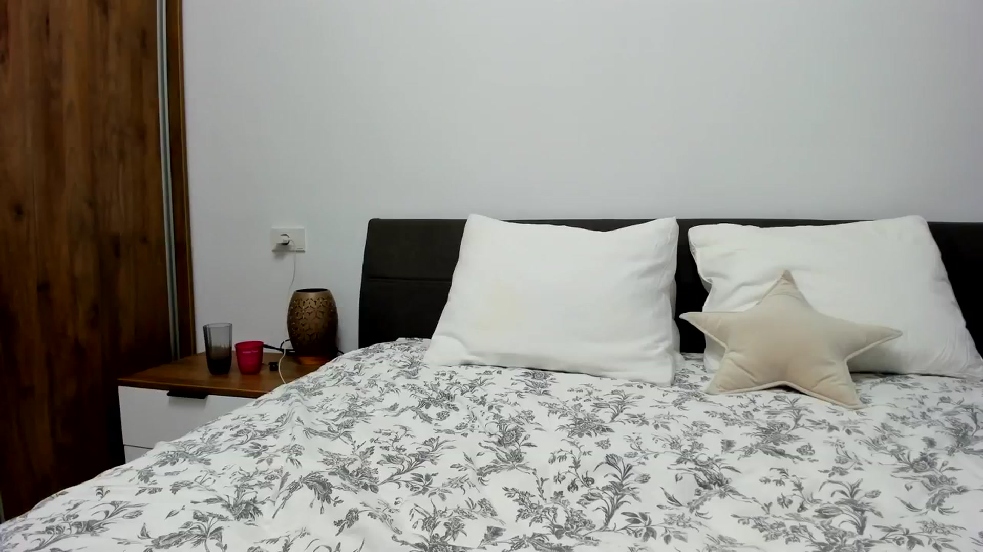 Gallery image thumbnail from DebbyPaige's myfreecams stream on, 10/30/2023, 16:02 image 14 of 20