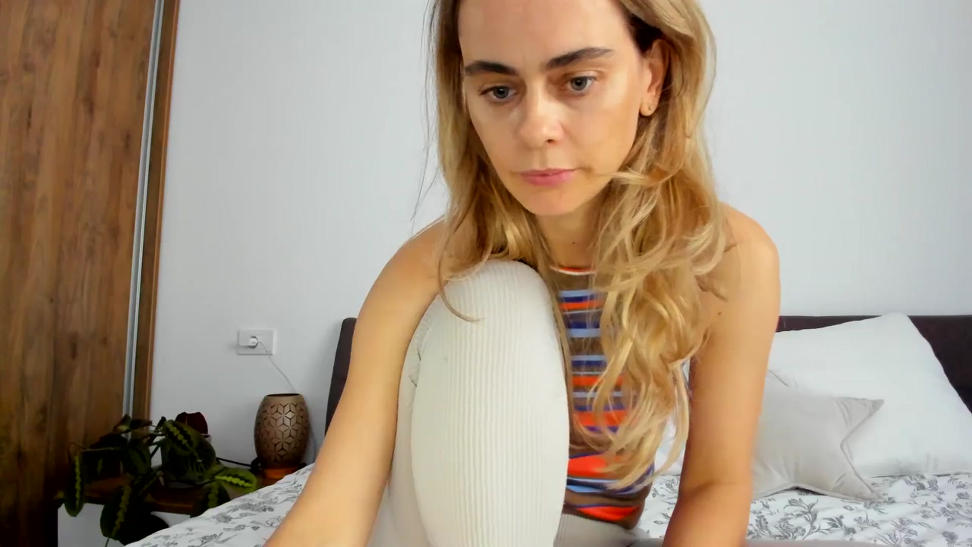 Gallery image thumbnail from DebbyPaige's myfreecams stream on, 11/01/2023, 15:38 image 12 of 20