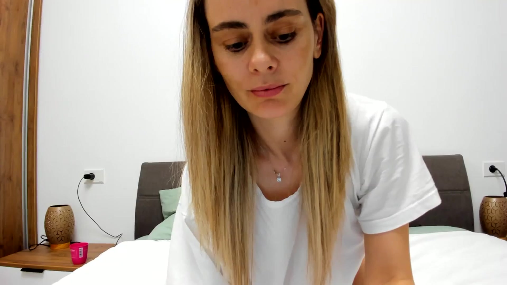 Gallery image thumbnail from DebbyPaige's myfreecams stream on, 11/10/2023, 14:35 image 19 of 20
