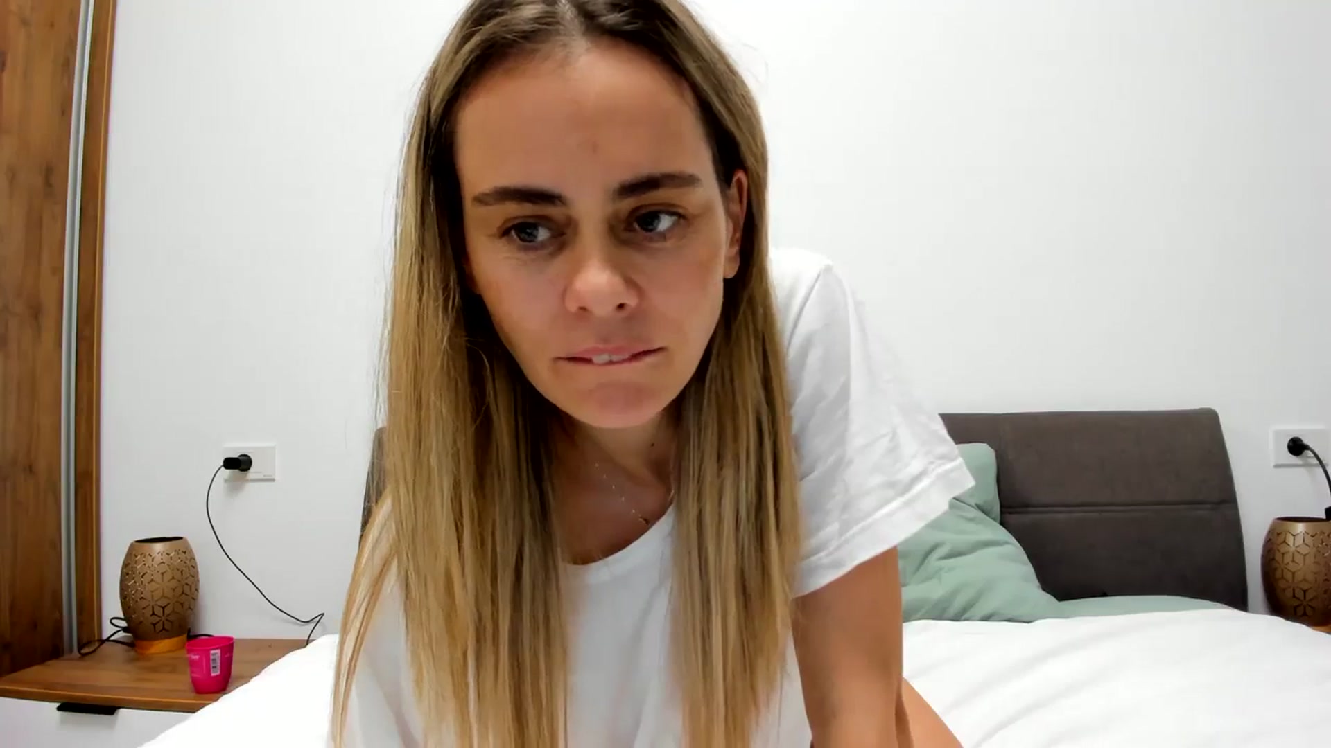 Gallery image thumbnail from DebbyPaige's myfreecams stream on, 11/10/2023, 14:35 image 18 of 20