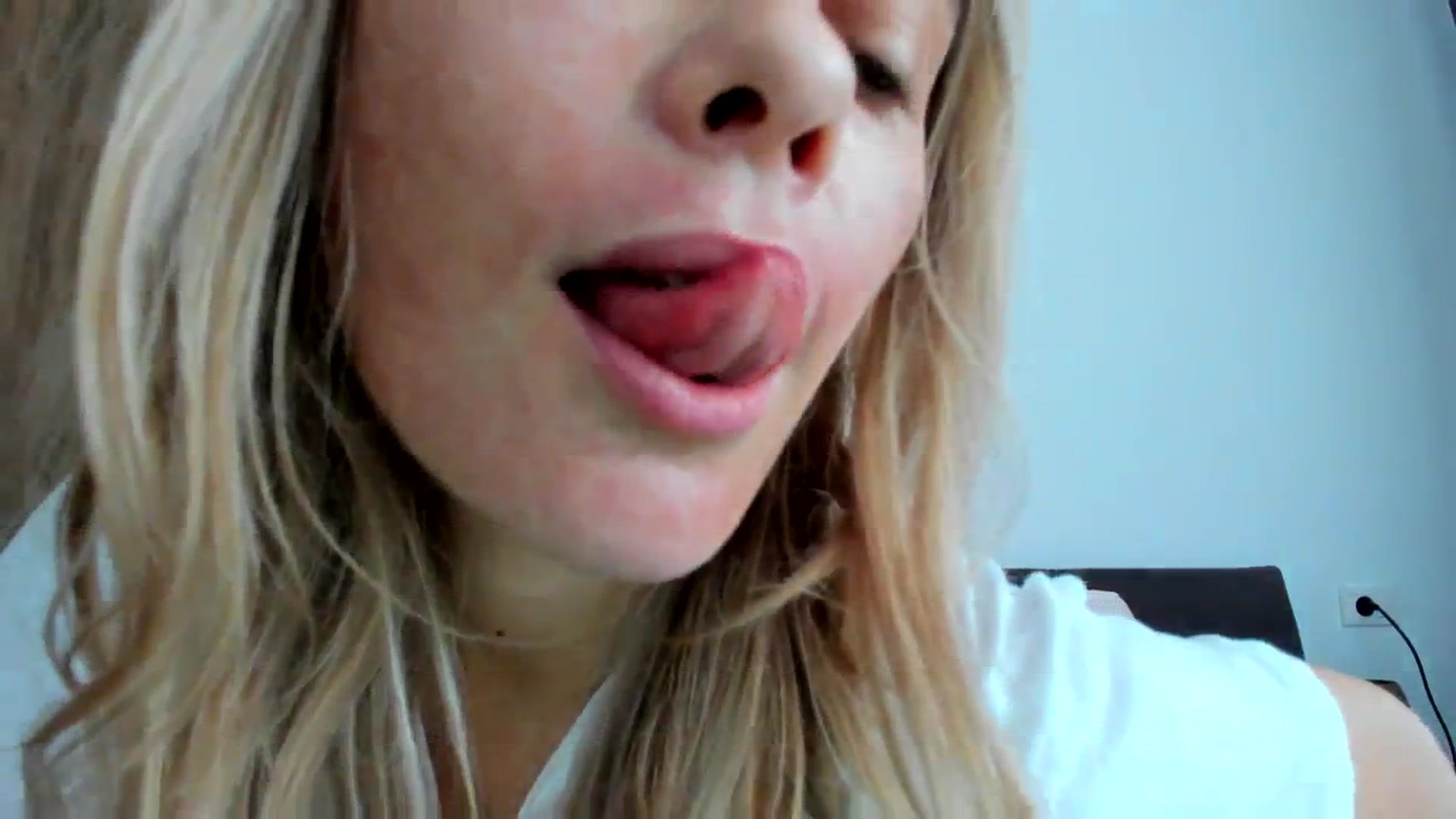 Gallery image thumbnail from DebbyPaige's myfreecams stream on, 11/19/2023, 09:45 image 5 of 20