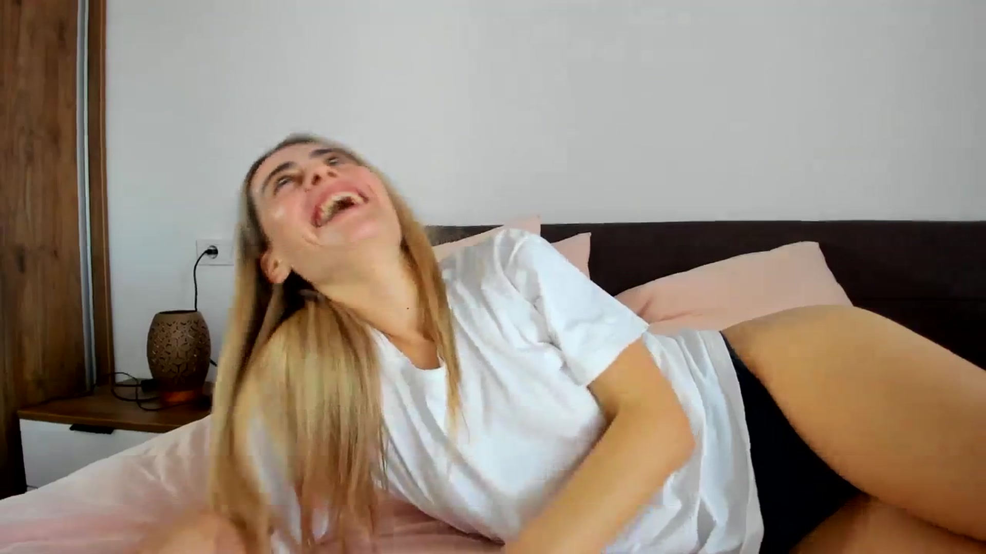 Gallery image thumbnail from DebbyPaige's myfreecams stream on, 11/21/2023, 10:58 image 18 of 20